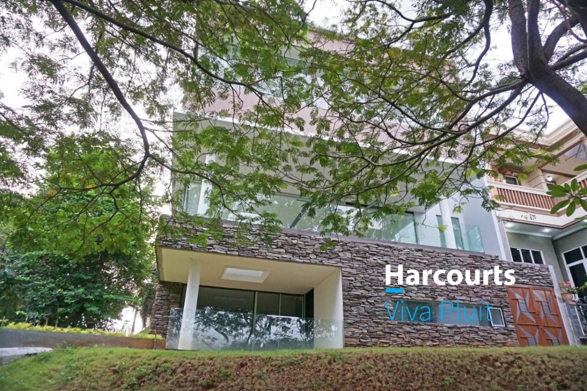 Dijual Rumah Mewah di Kenari Golf, Pantai Indah Kapuk. Harga Nego! - Foto 10