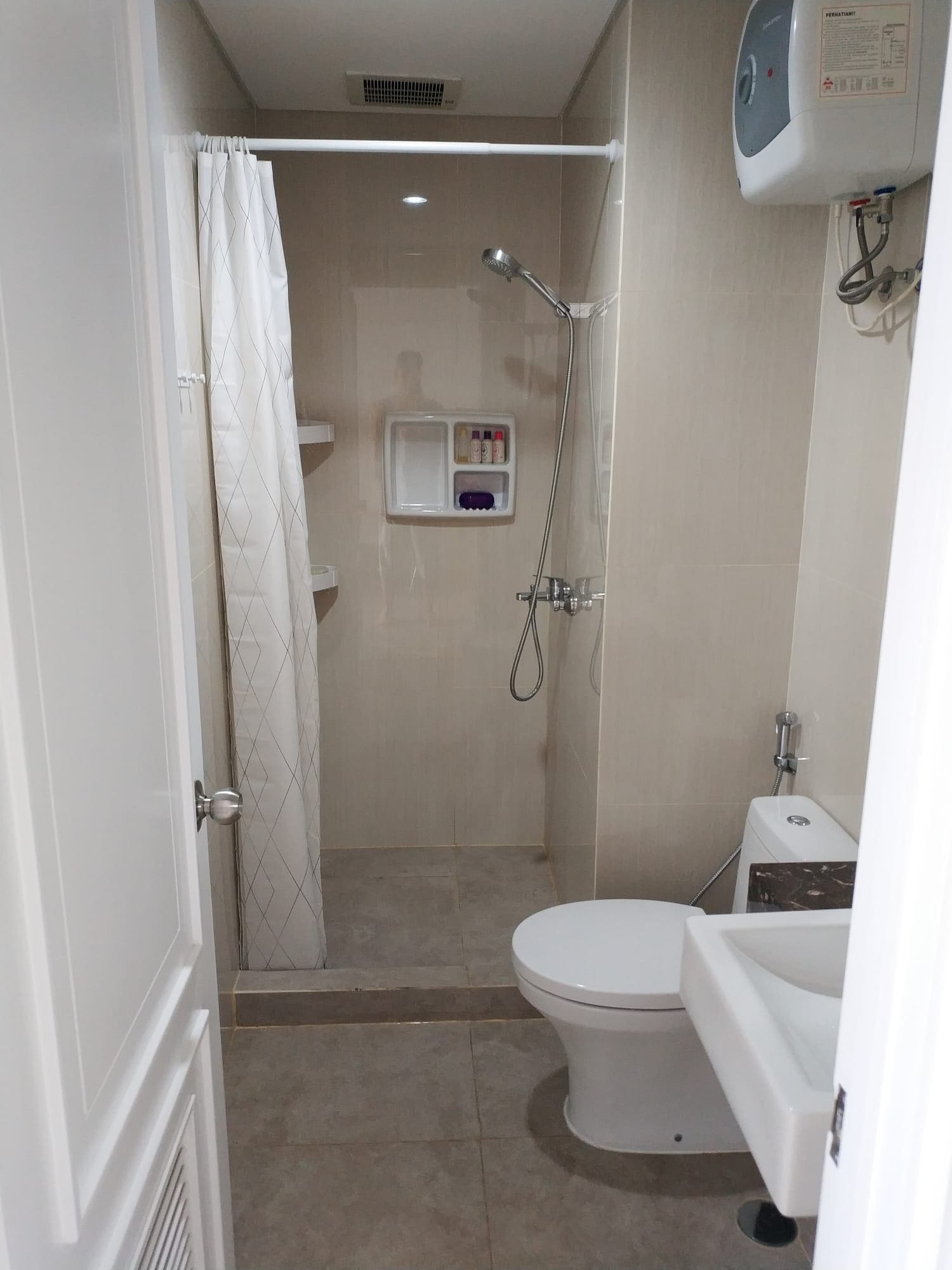 Jual Cepat Apartemen Grand Madison, Jl. Letjen S.Parman, Tanjung Duren Jakarta Barat (RR) - Foto 2