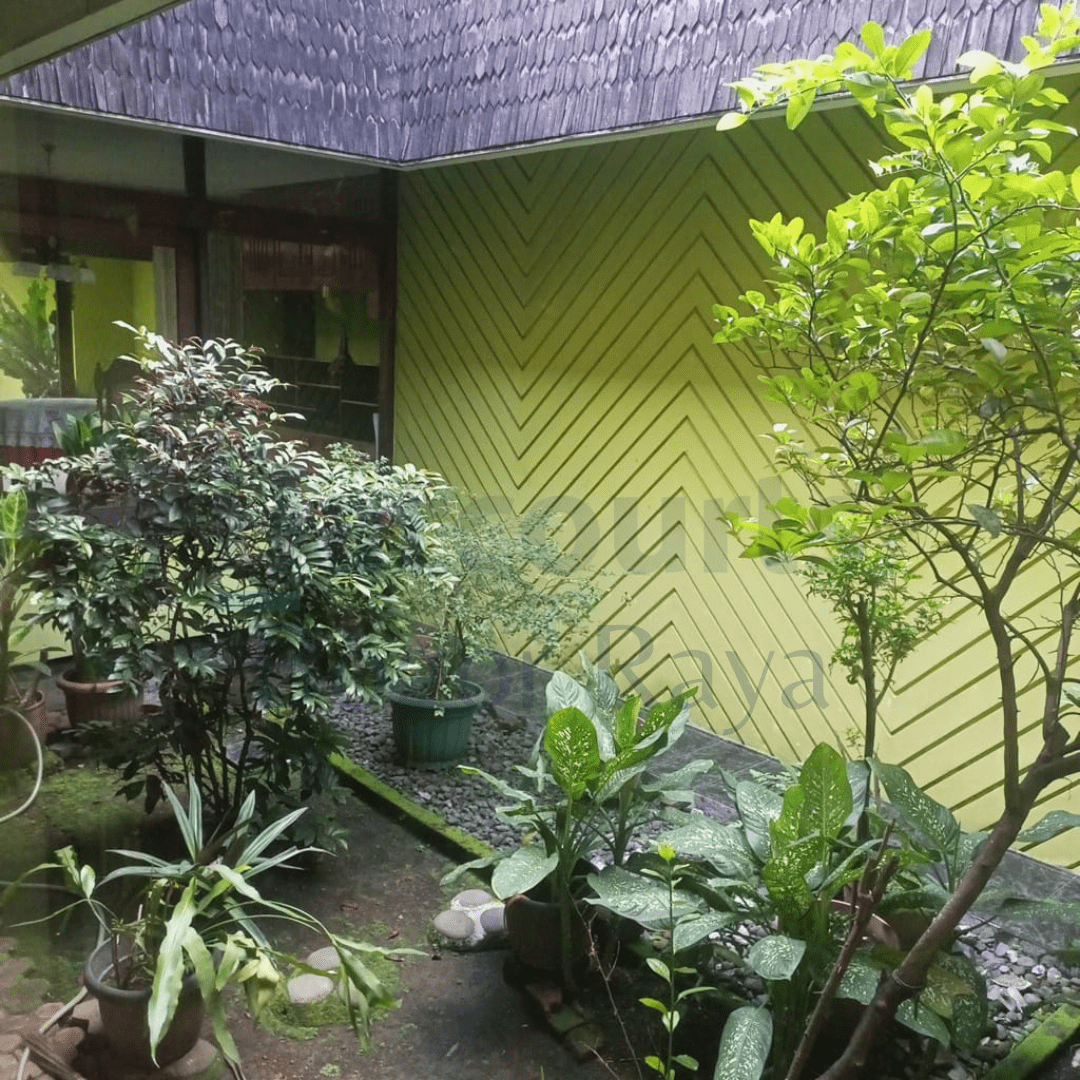 Jual Rumah Lama Lokasi Strategis dan Ramai Cocok untuk Buka Usaha Minimarket - Foto 3