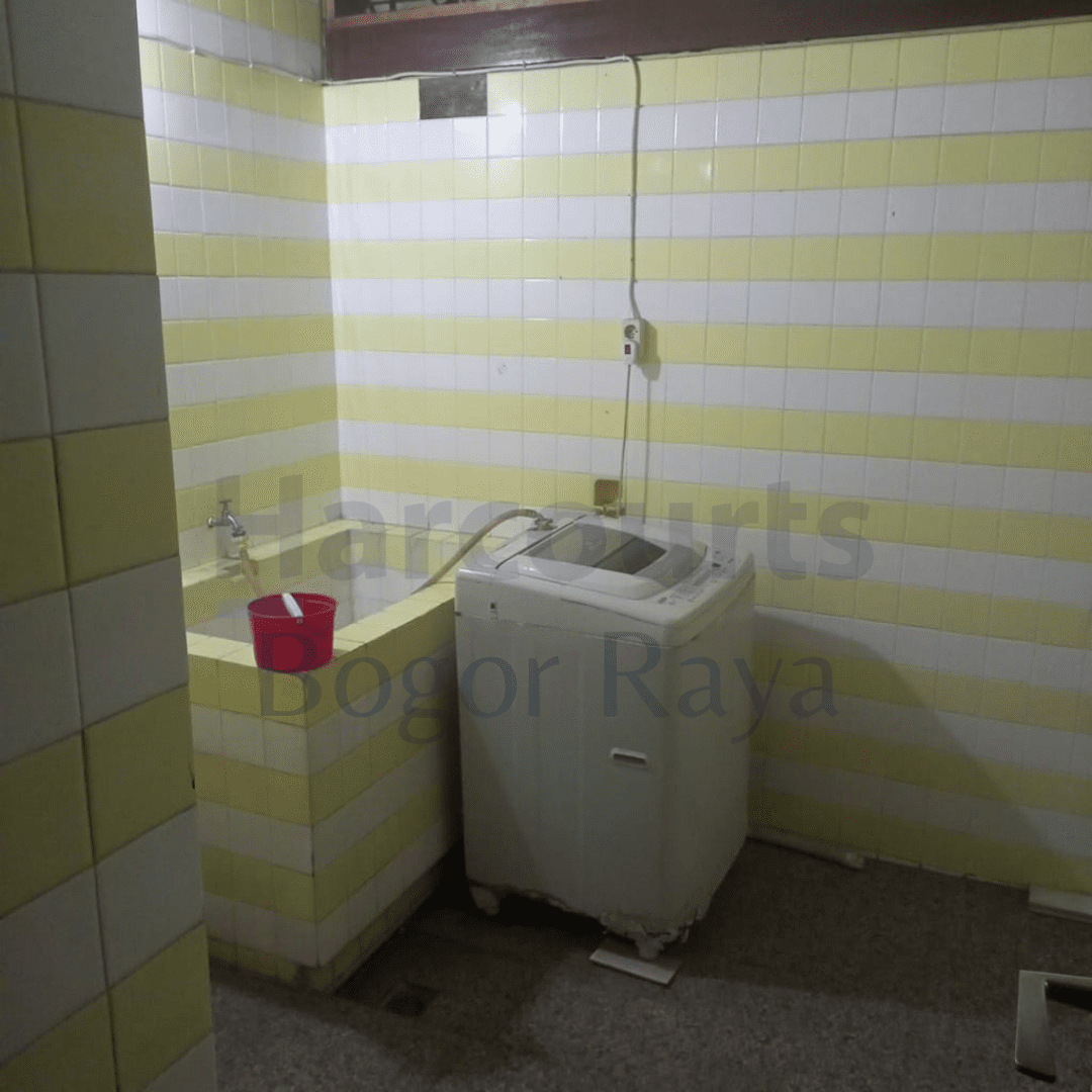 Jual Rumah Lama Lokasi Strategis dan Ramai Cocok untuk Buka Usaha Minimarket - Foto 4