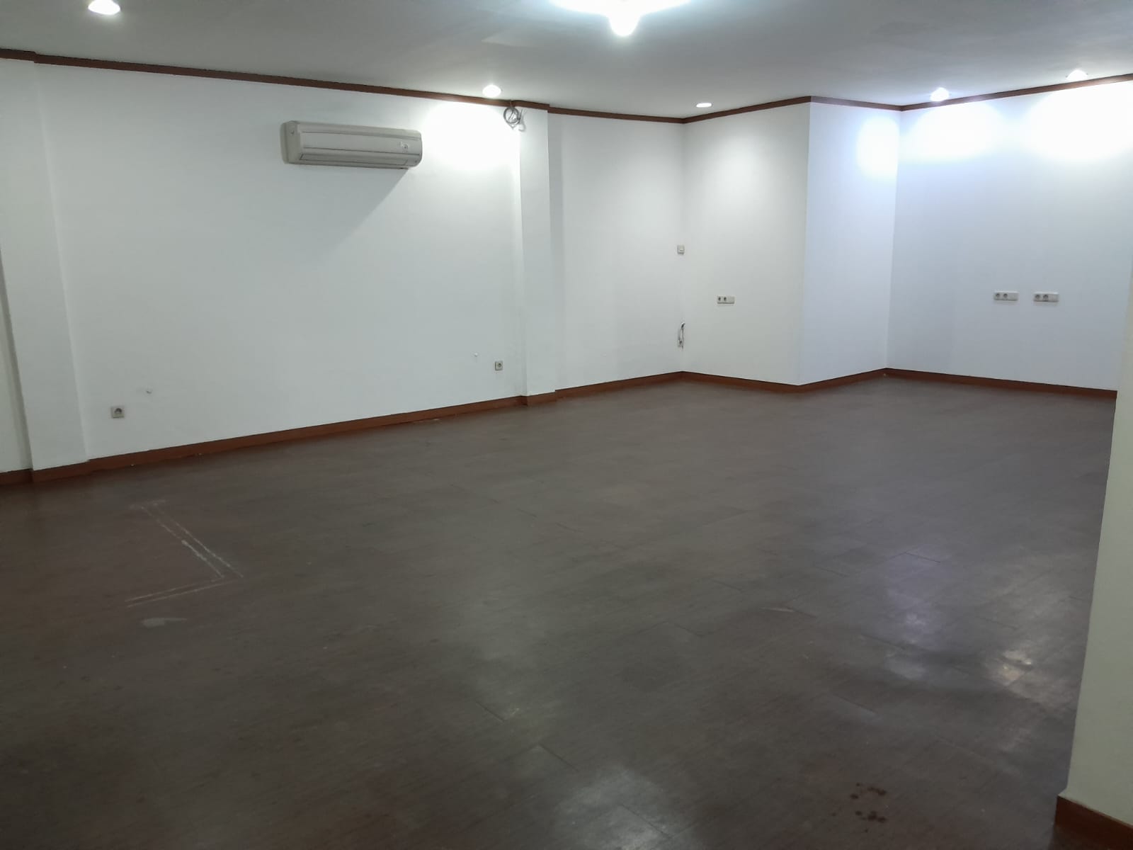 Disewakan Cepat Ruko didepan Jalan Raya Cideng Jakarta Pusat (CR)