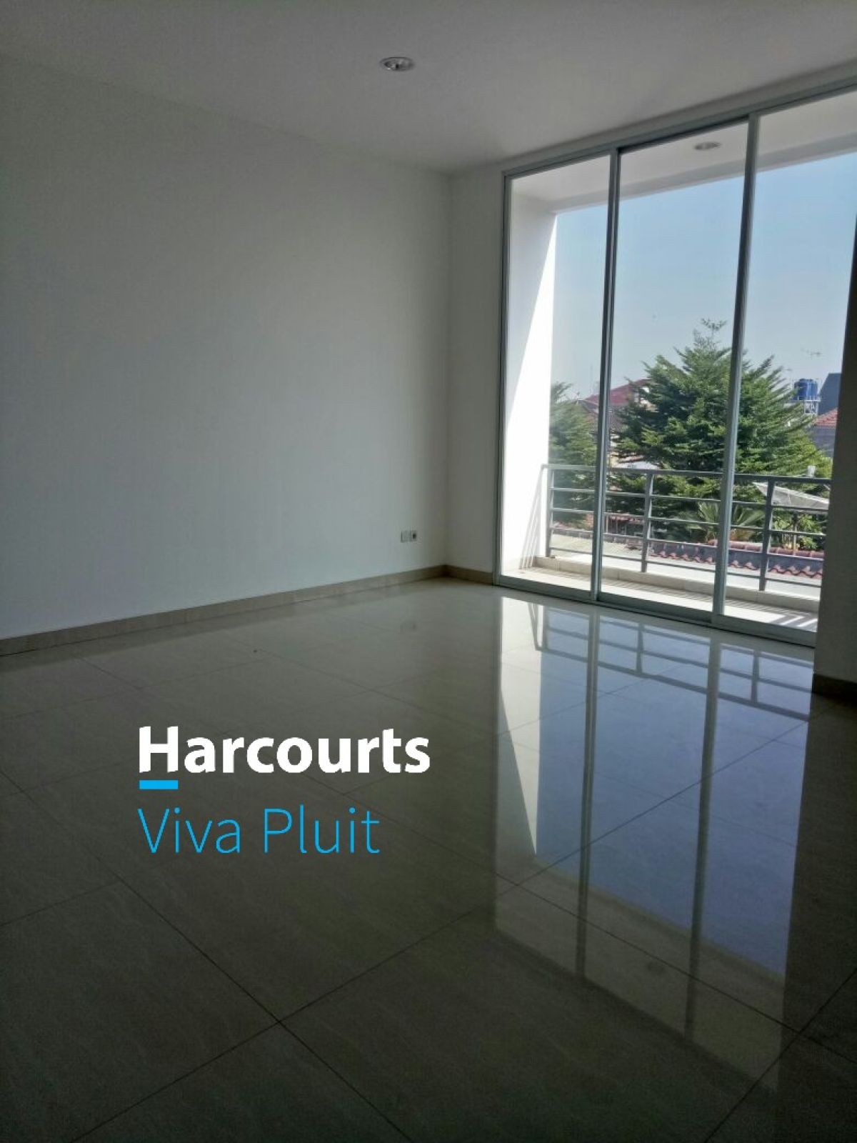 Dijual Rumah Siap Huni di Jl. Kembang Elok, Puri Indah, Jakarta Barat