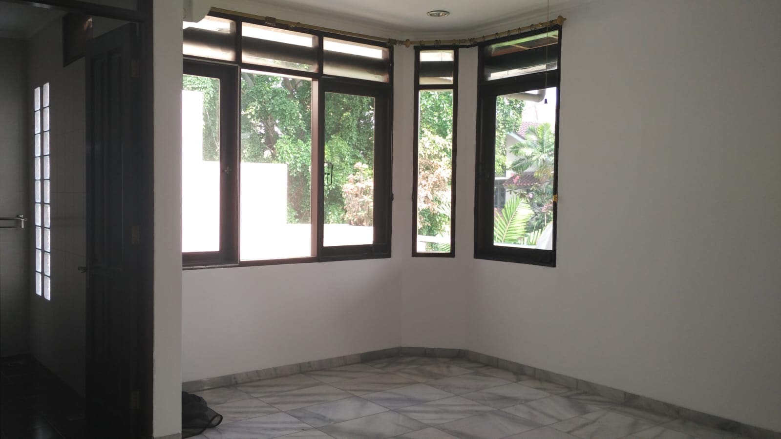Sewa Cepat Rumah Cantik &amp; Asri Pondok Indah Jakarta Selatan (ID) - Foto 9