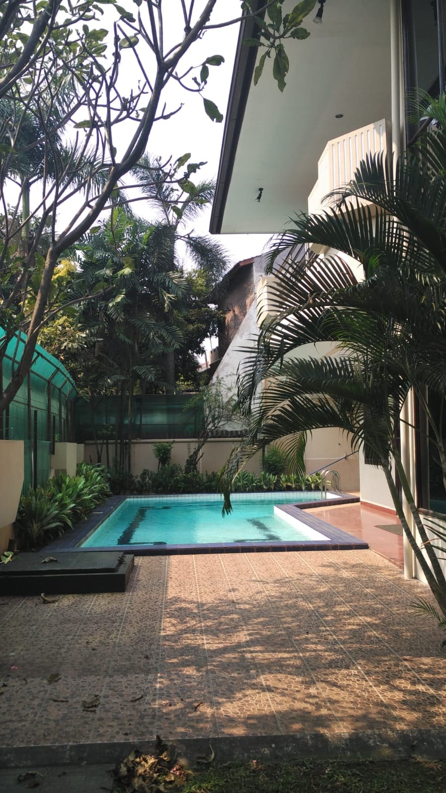 Sewa Cepat Rumah Cantik &amp; Asri Pondok Indah Jakarta Selatan (ID)