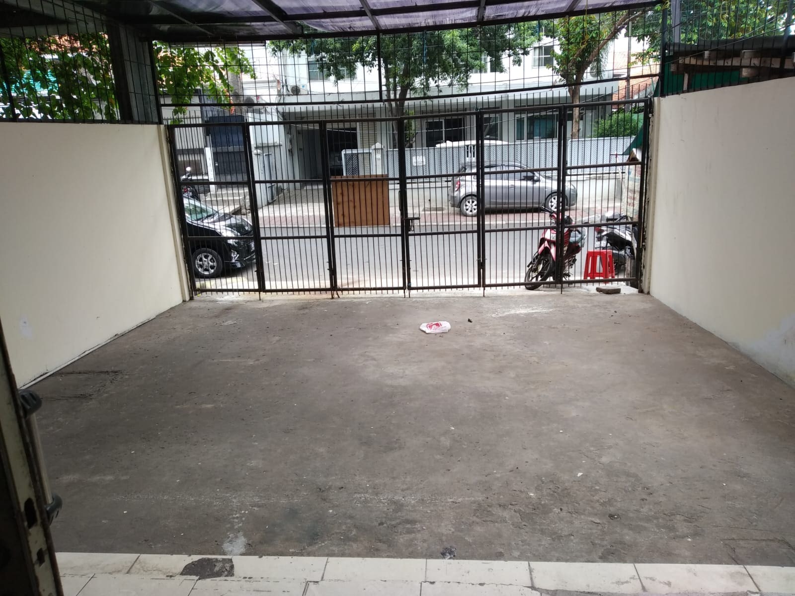 Sewa Cepat Ruko 3 Lantai di Tomang Jakarta Barat (ID)
