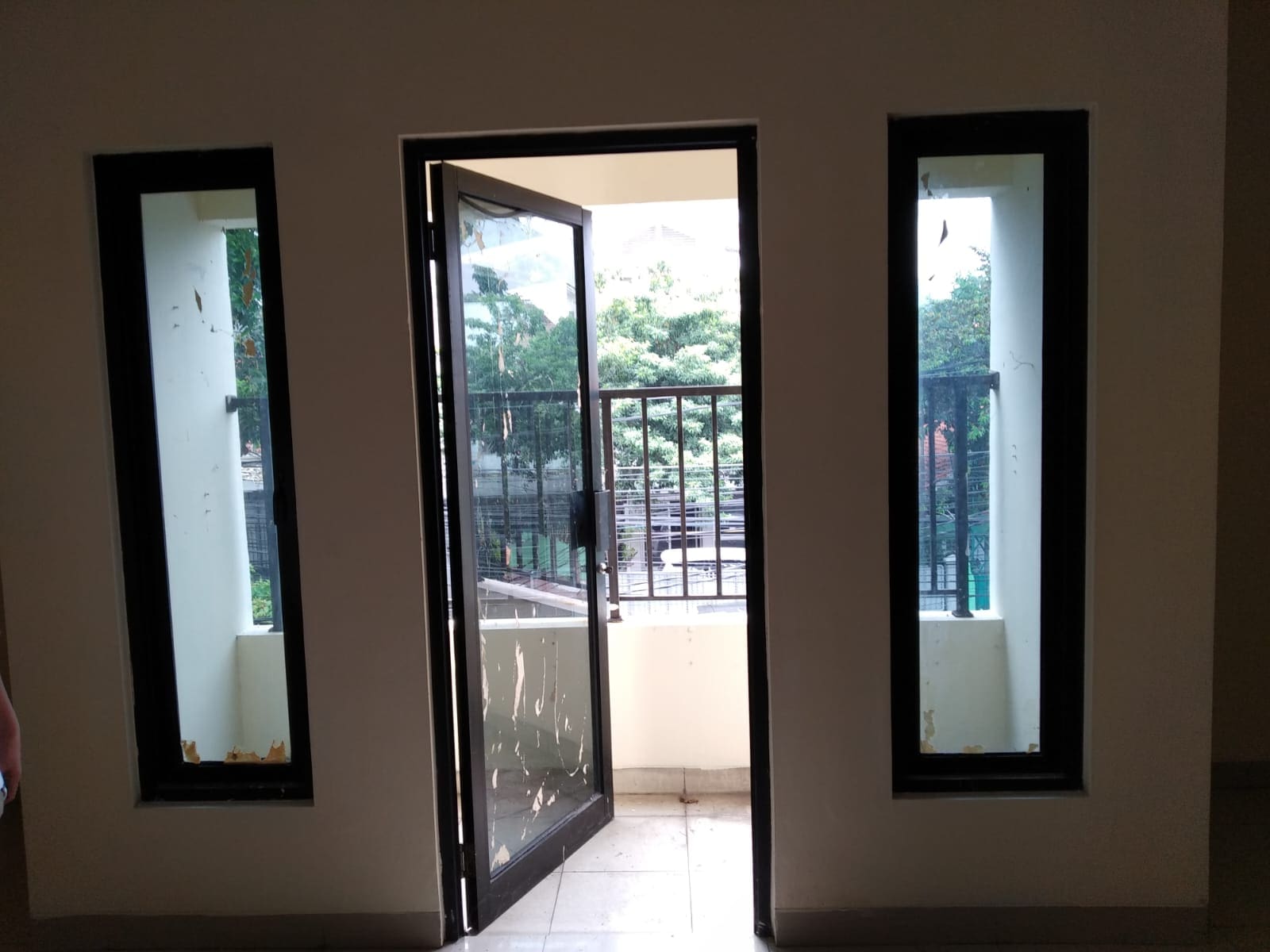 Sewa Cepat Ruko 3 Lantai di Tomang Jakarta Barat (ID) - Foto 2