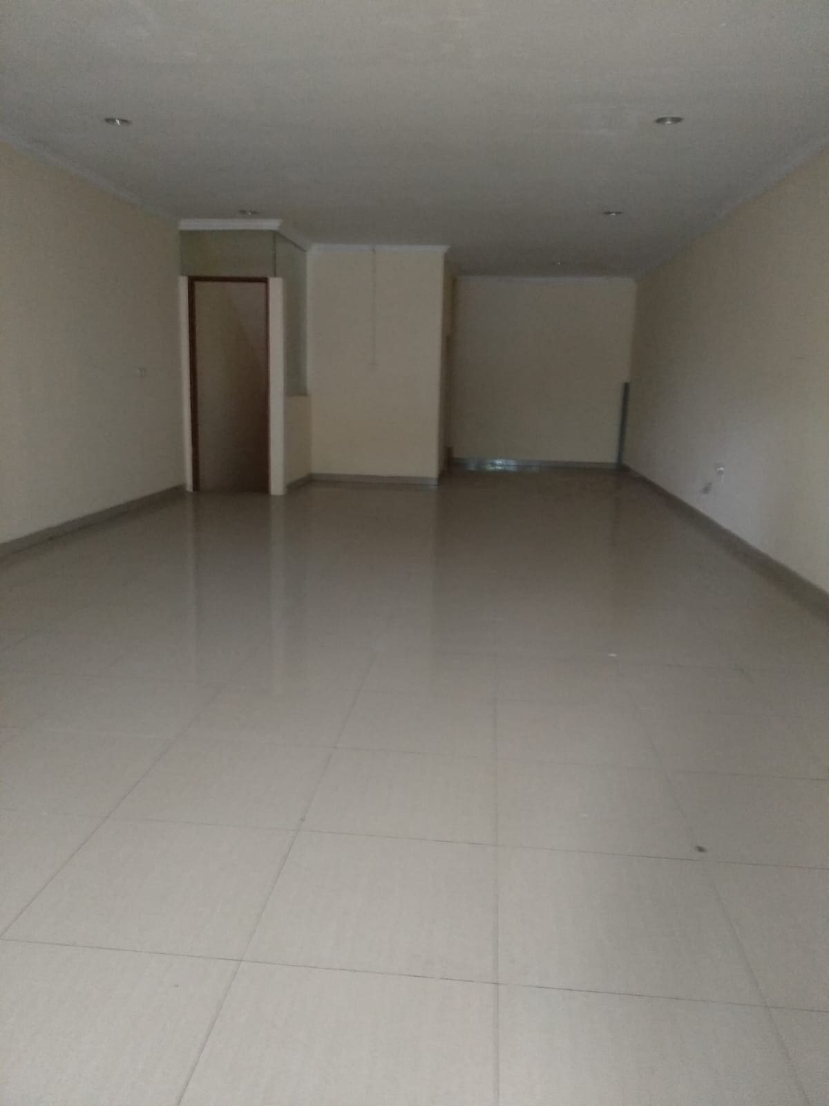 Sewa Cepat Ruko 3 Lantai di Tomang Jakarta Barat (ID) - Foto 9