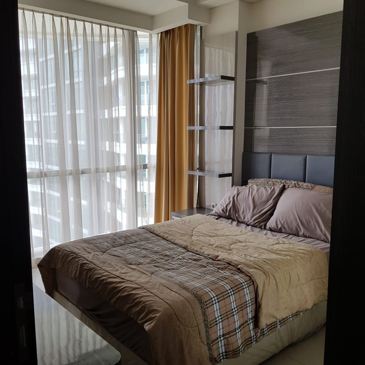 Disewa Apartemen St. Moritz Puri, Jakarta Barat. Siap Huni, Harga Nego! - Foto 2