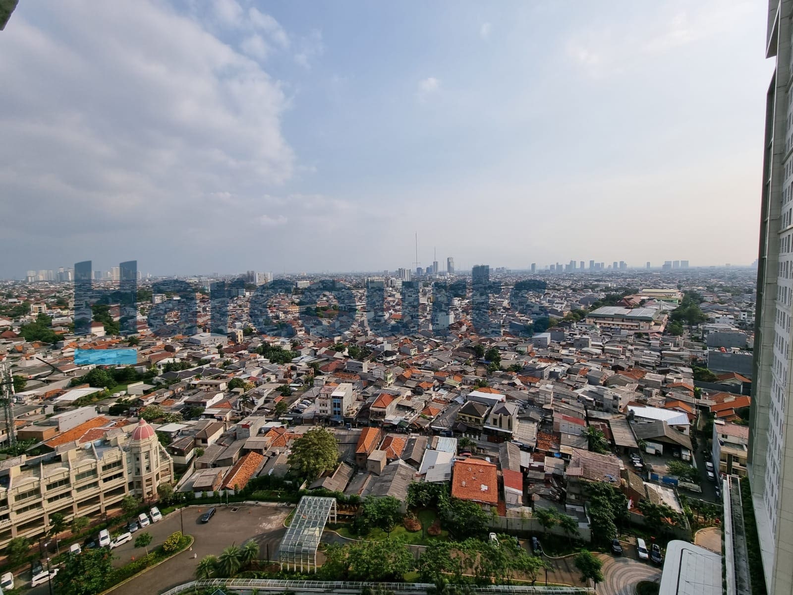 Sewa Apartemen Mediterania Garden Residences 2 Jl. Letjen S Parman Jakarta Barat (RR)