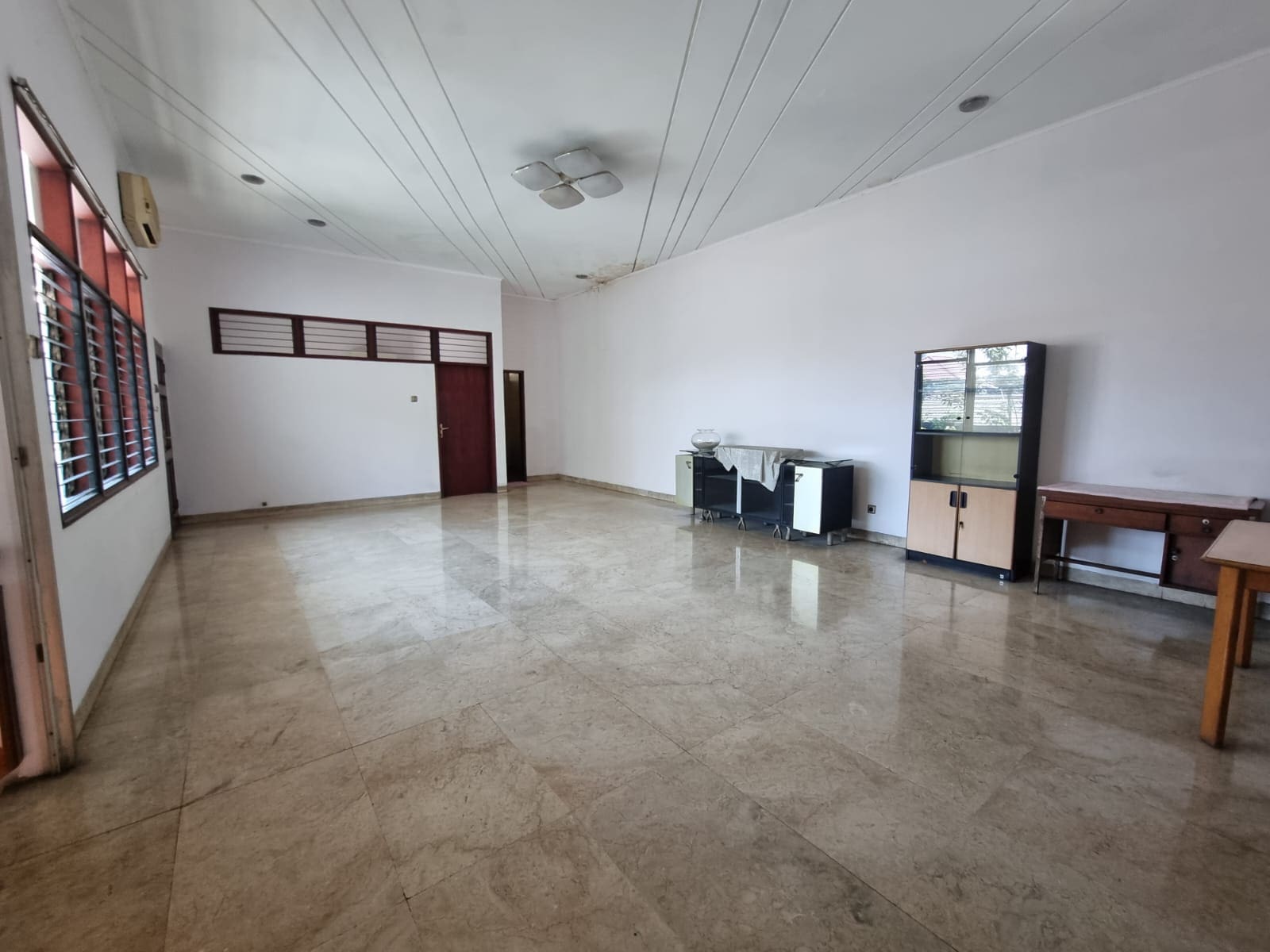 Jual Rumah 2 lantai dengan luas 400++ m2 di Tomang Grogol Petamburan Jakarta Barat (RR) - Foto 6