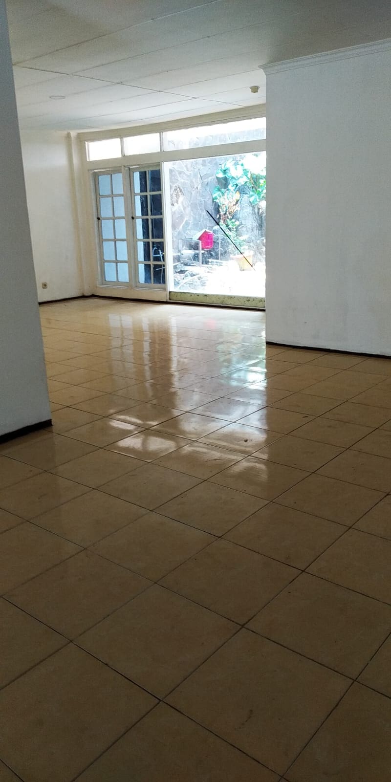 Sewa Cepat Rumah luas : 15m x 20m di Tomang Jakarta Barat (ID) - Foto 2