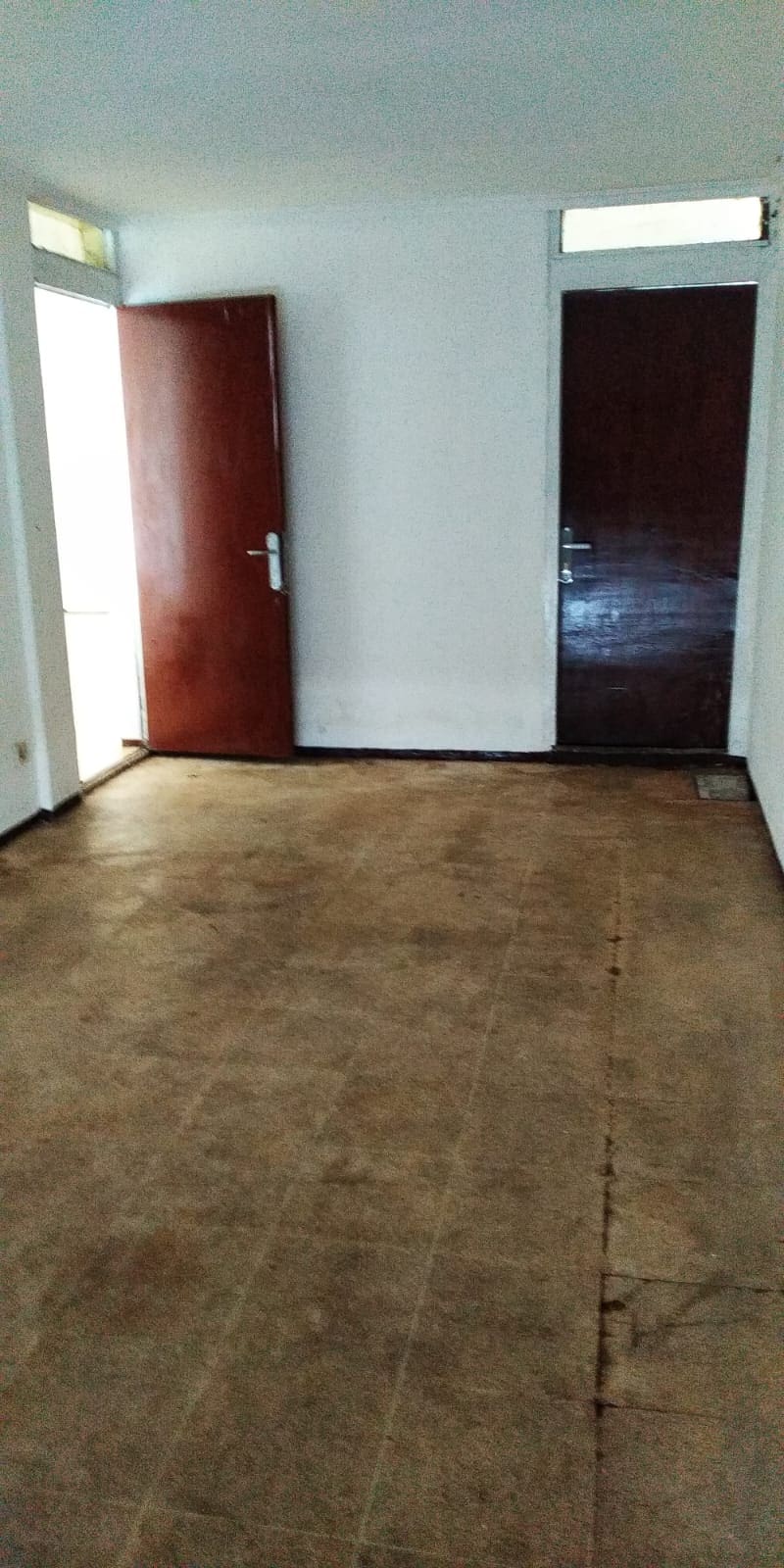 Sewa Cepat Rumah luas : 15m x 20m di Tomang Jakarta Barat (ID) - Foto 8