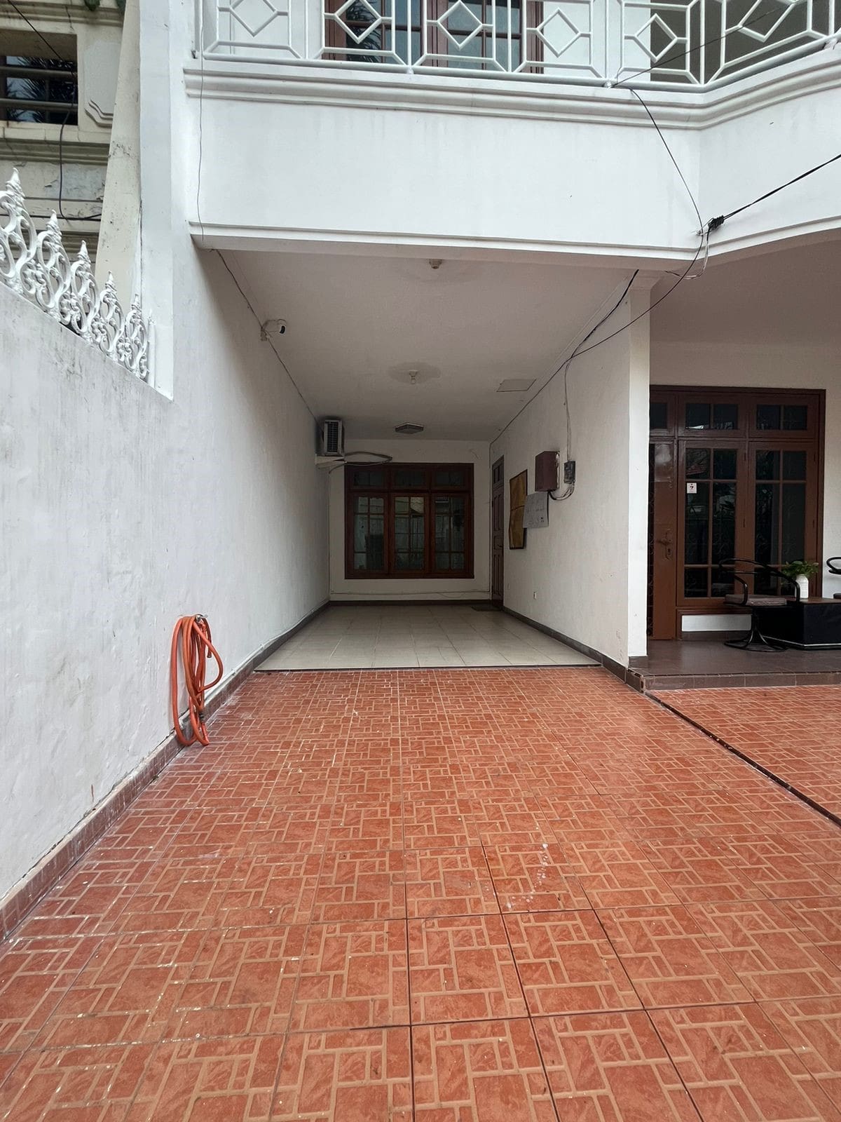 Sewa Rumah tinggal yang nyaman dengan luas 170m2 Di Jakarta Barat (ID) - Foto 8