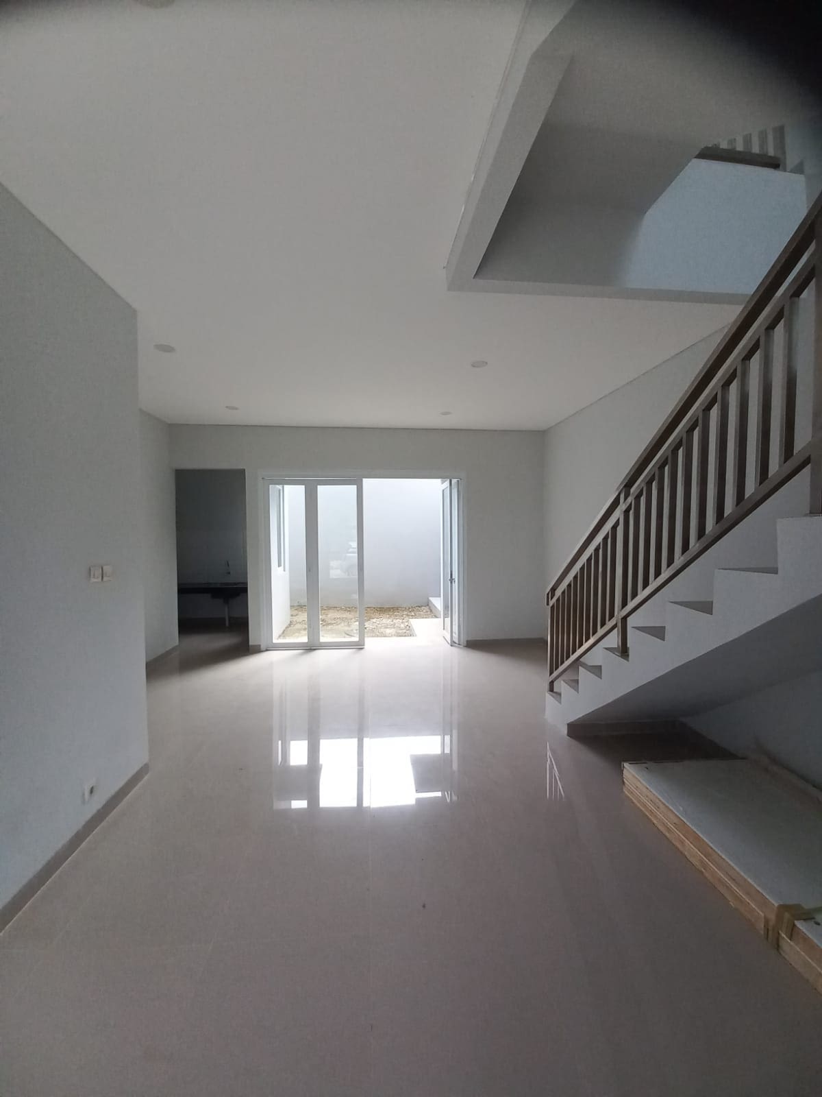 DIJUAL RUMAH DEKAT SEKTOR 2 BINTARO DEKAT STASIUN PON RANJI PLAZA BINTARO - Foto 6