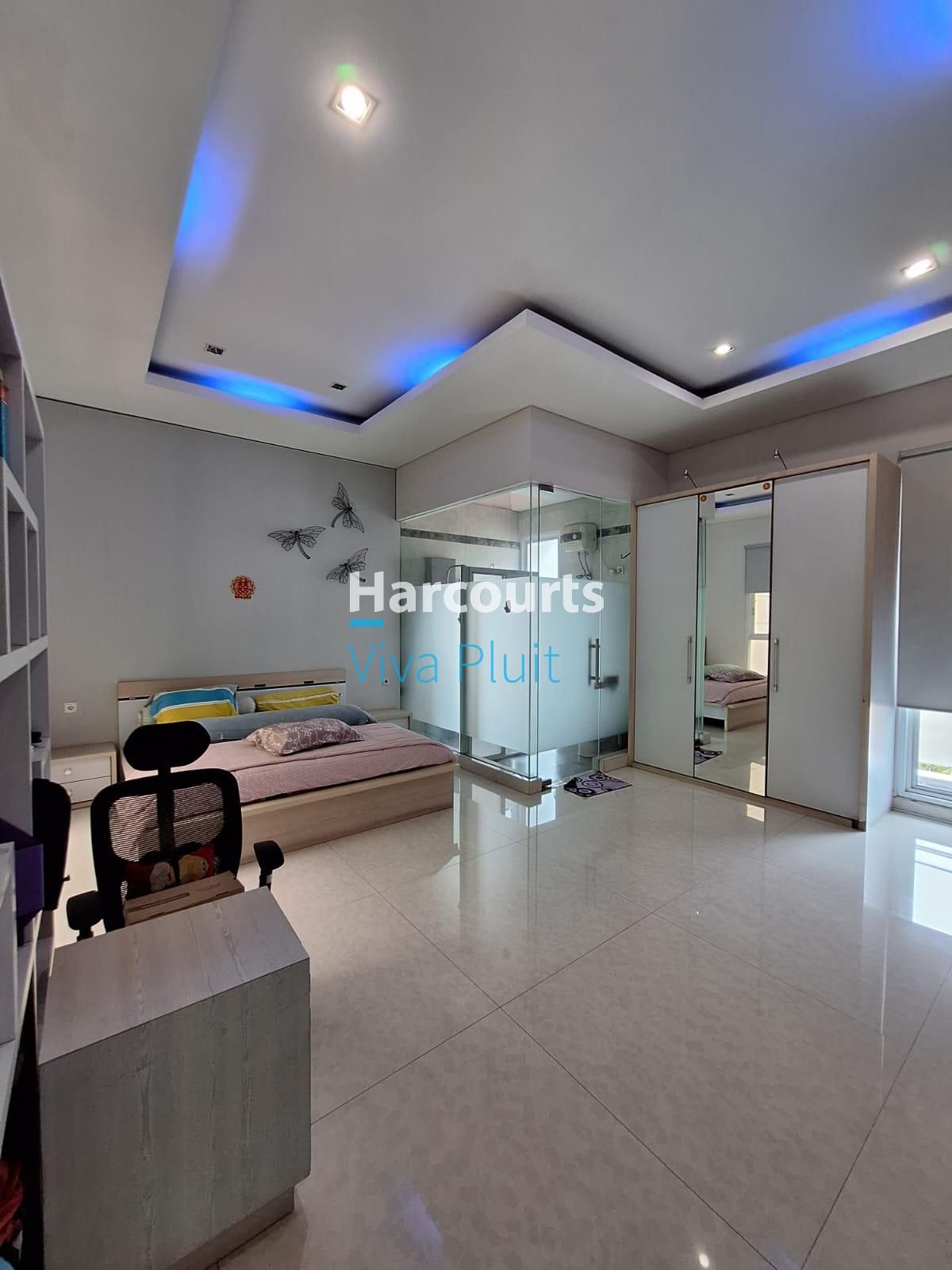 Turun Harga! Dijual Rumah Bagus Modern di Green Garden, Jakarta Barat. - Foto 9