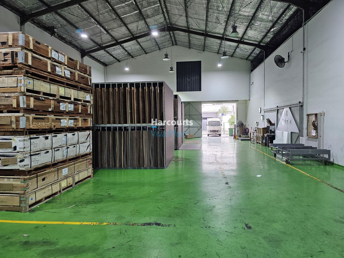 Dijual Tanah dan Bangunan di Karang Tengah, Ciledug, Tangerang. Harga Murah! - Foto 3