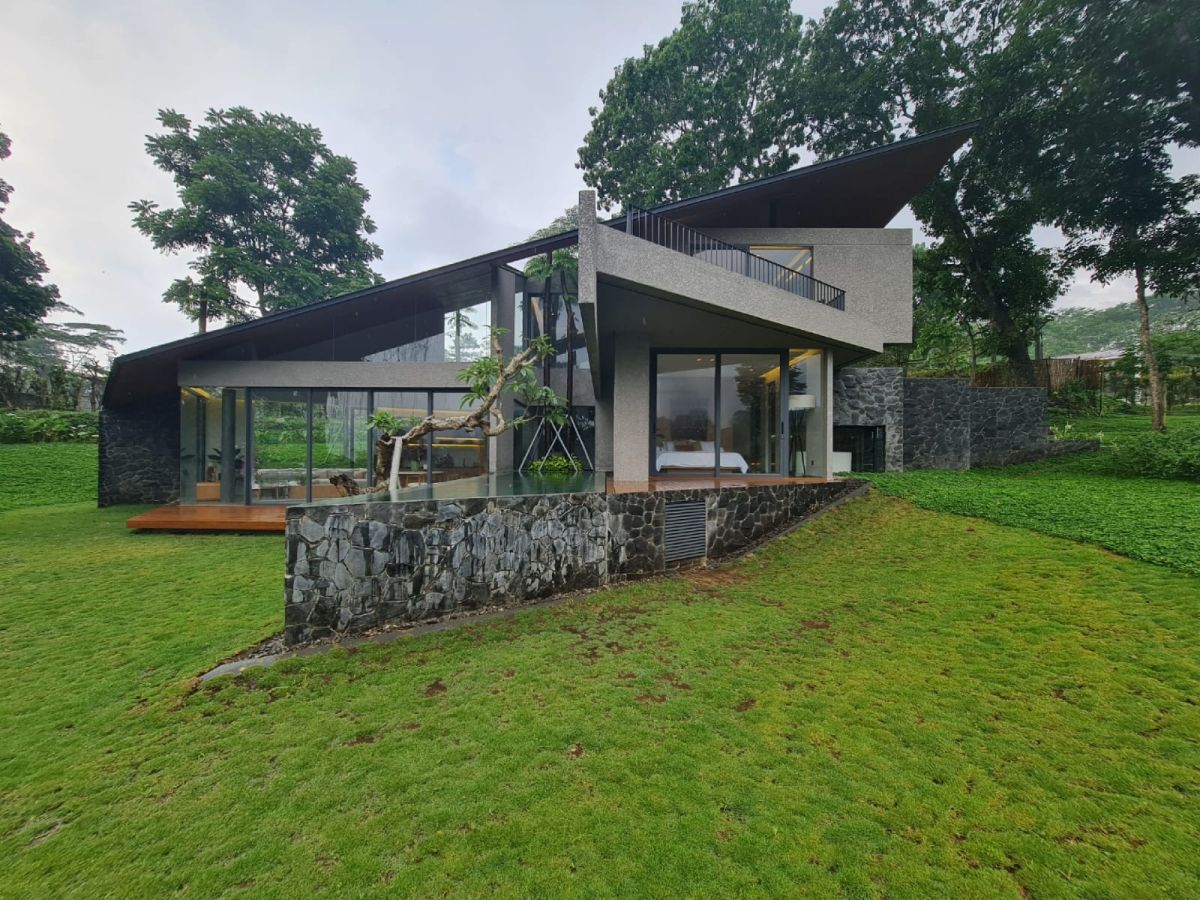 Villa baru mewah dan eksotik dengan pemandangan rawa pening dekat Salatiga