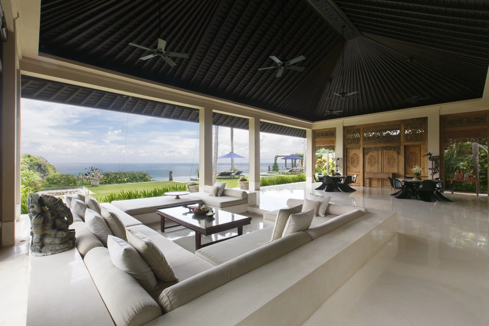 Breathtaking Cliff Front Villa with Outstanding Ocean Views - Foto 12