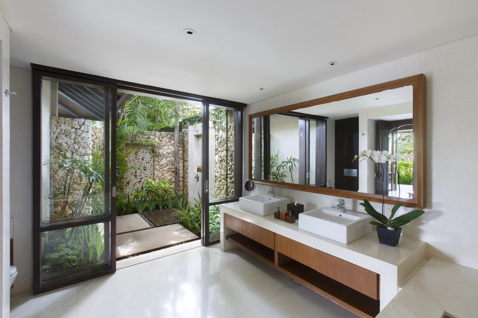 Breathtaking Cliff Front Villa with Outstanding Ocean Views - Foto 5