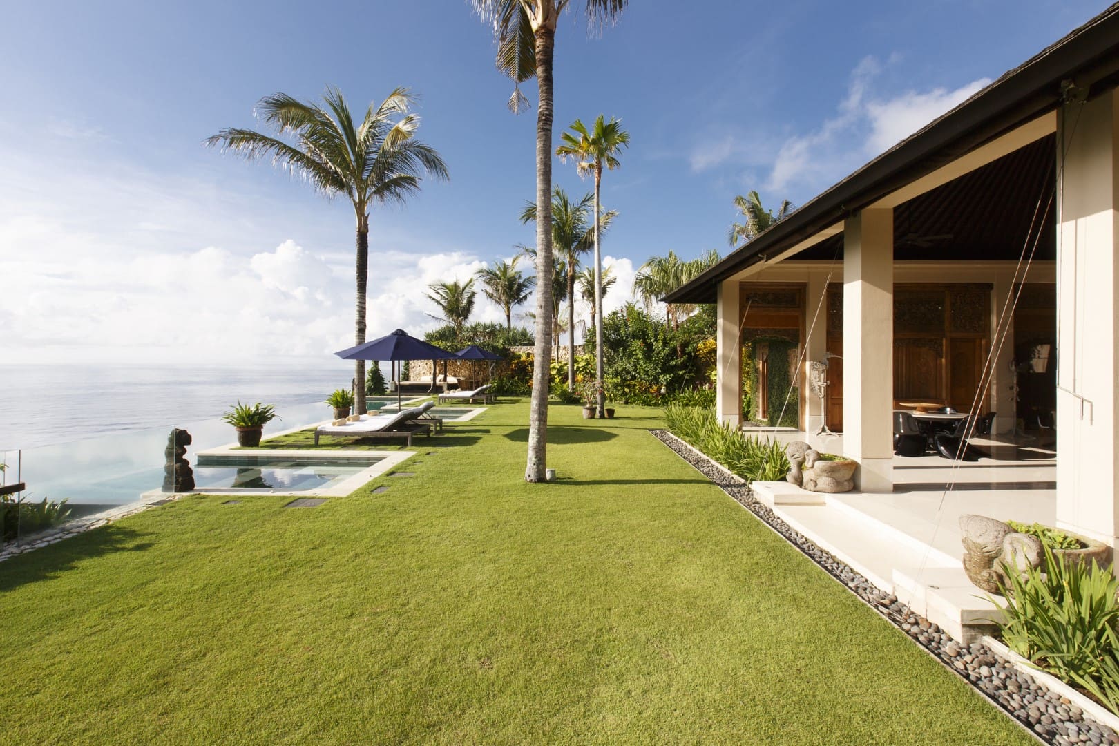 Breathtaking Cliff Front Villa with Outstanding Ocean Views - Foto 10