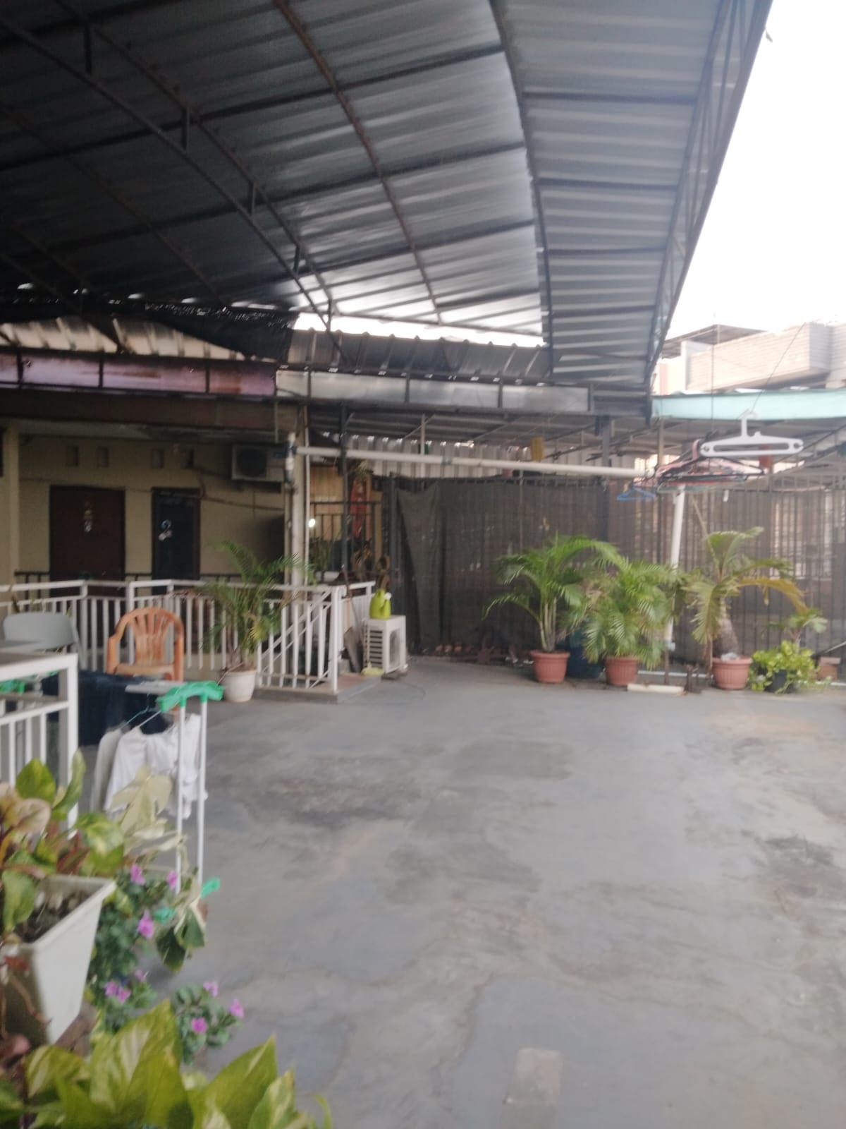 Dijual rumah dan kos daerah tomang belakang Trisakti jakarta barat BU