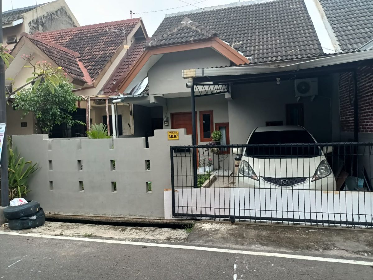 Rumah siap huni Semi furnished di Gentan solo