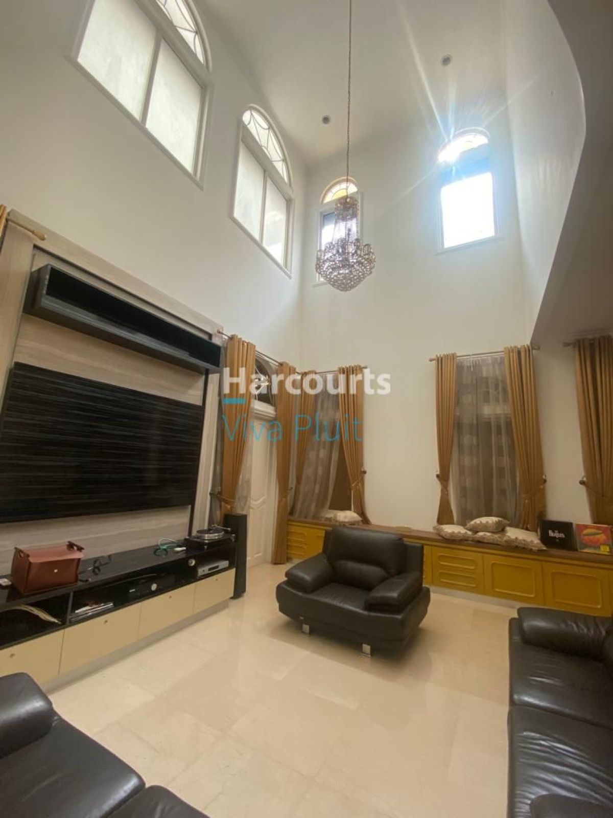Dijual Rumah Mewah Gold Coast, Pantai Indah Kapuk. Siap Huni Harga Murah