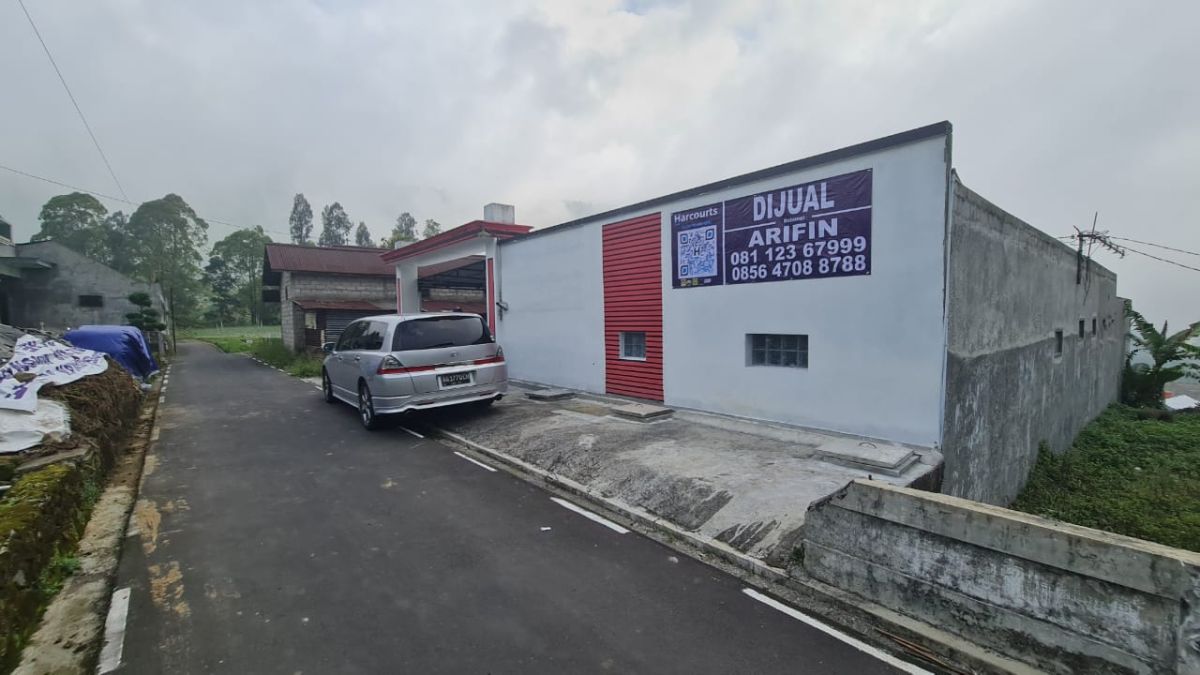 Rumah villa bangunan baru di blumbang tawangmangu solo