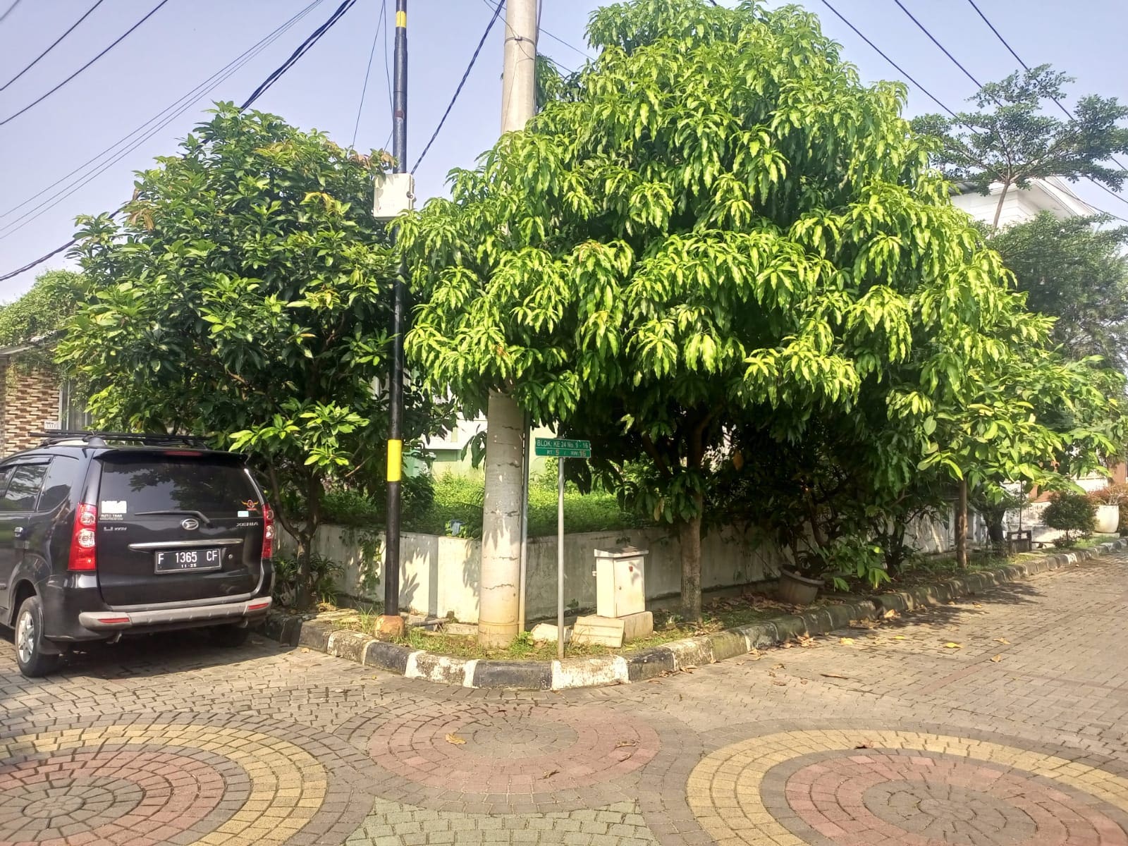 RUMAH DI JUAL CLUSTER PINEWOOD BUKIT CIMANGGU CITY, POSISI HOOK TANAH LUAS