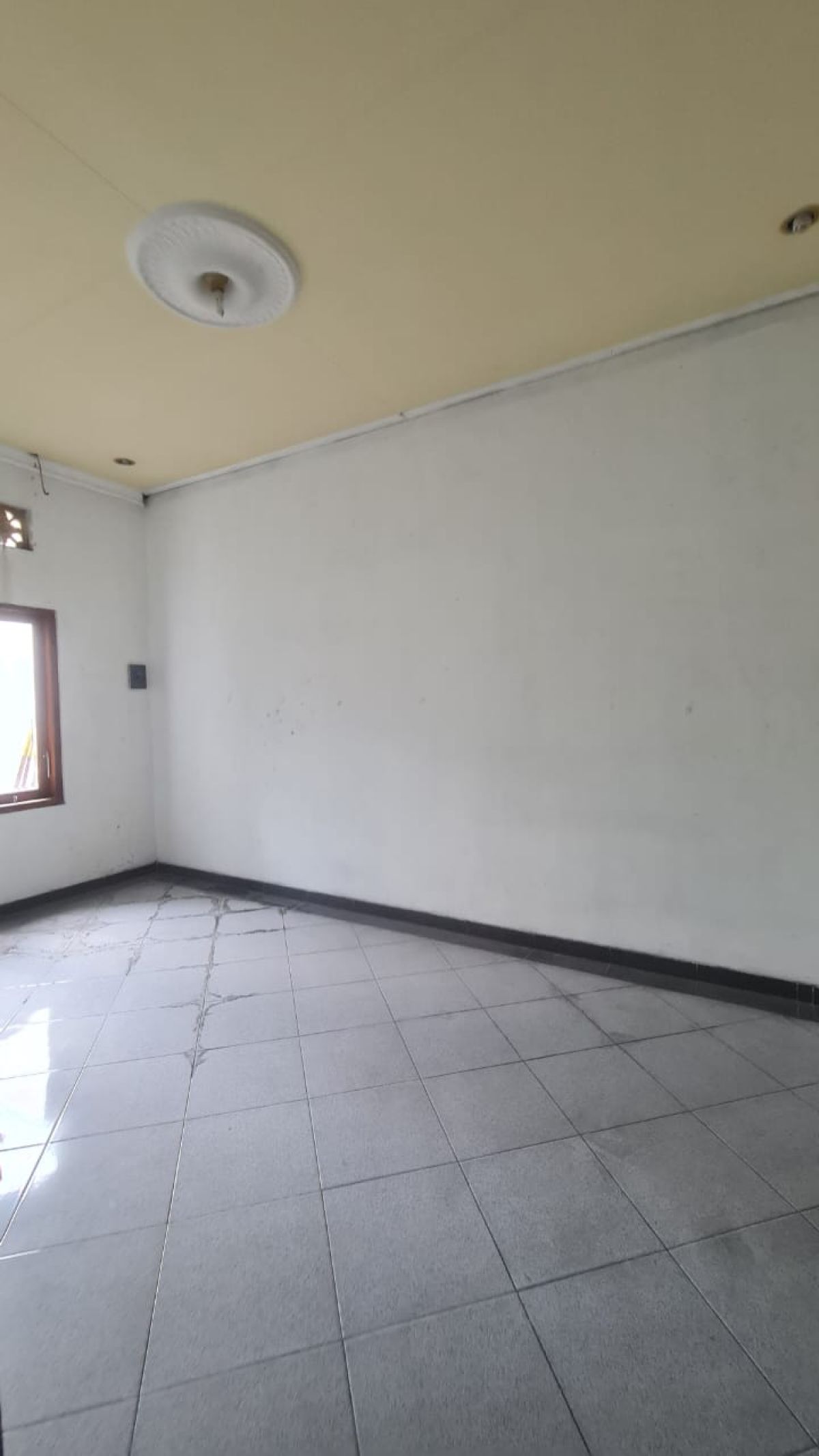 Rumah bagus siap pakai dekat pintu tol bandara adi soemarmo Solo - Foto 13