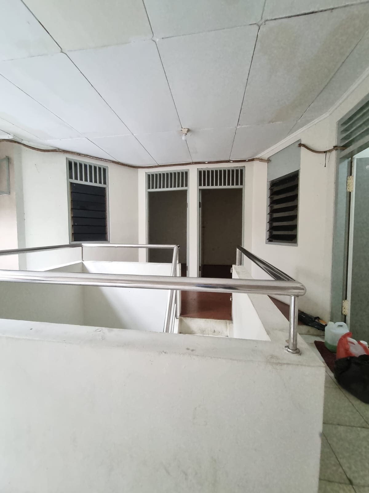 Sewa Cepat Rumah bisa untuk kantor, 5 KT + 2 KM di Tomang Jakarta Barat (NC) - Foto 9