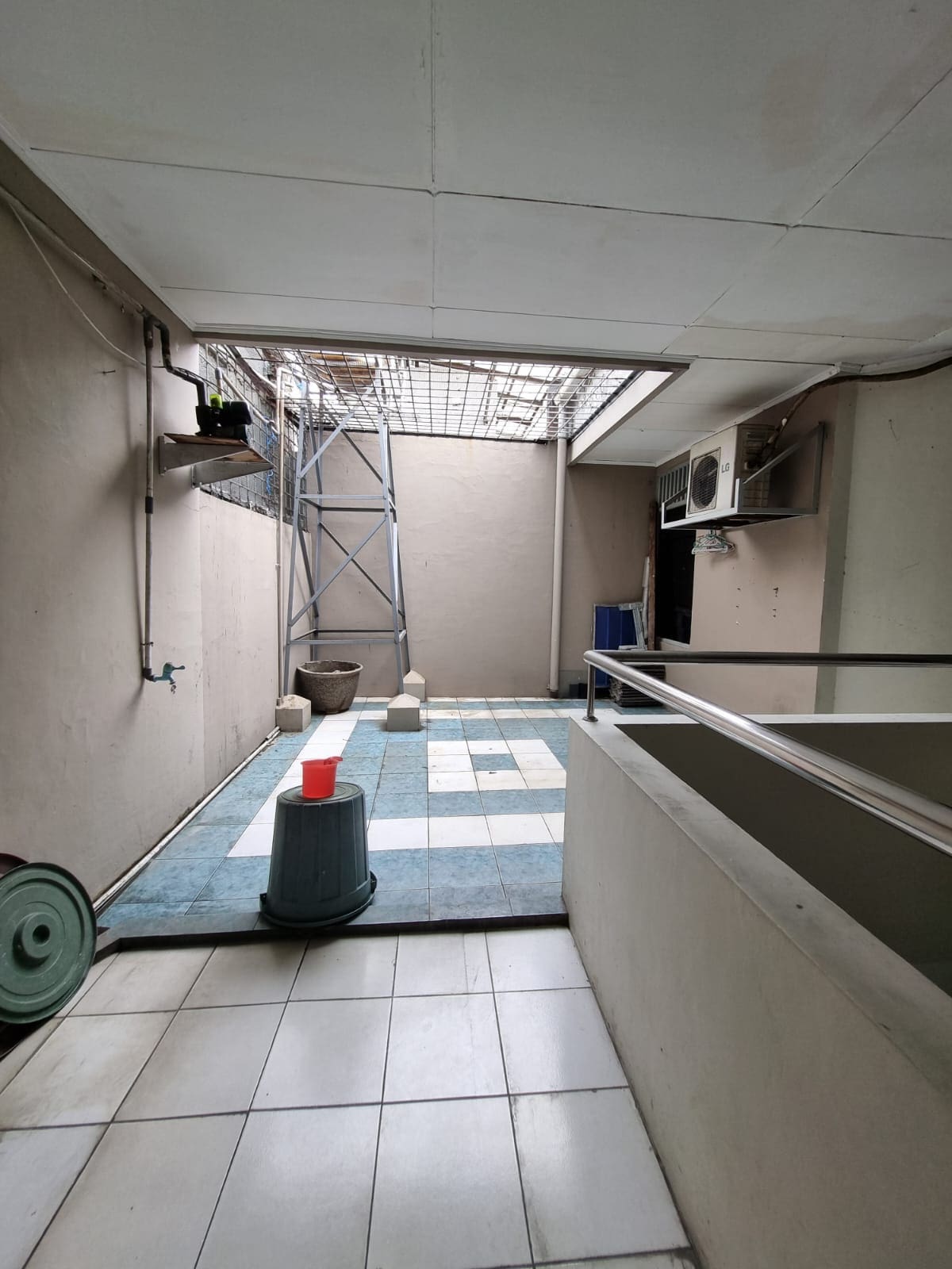 Sewa Cepat Rumah bisa untuk kantor, 5 KT + 2 KM di Tomang Jakarta Barat (NC) - Foto 12