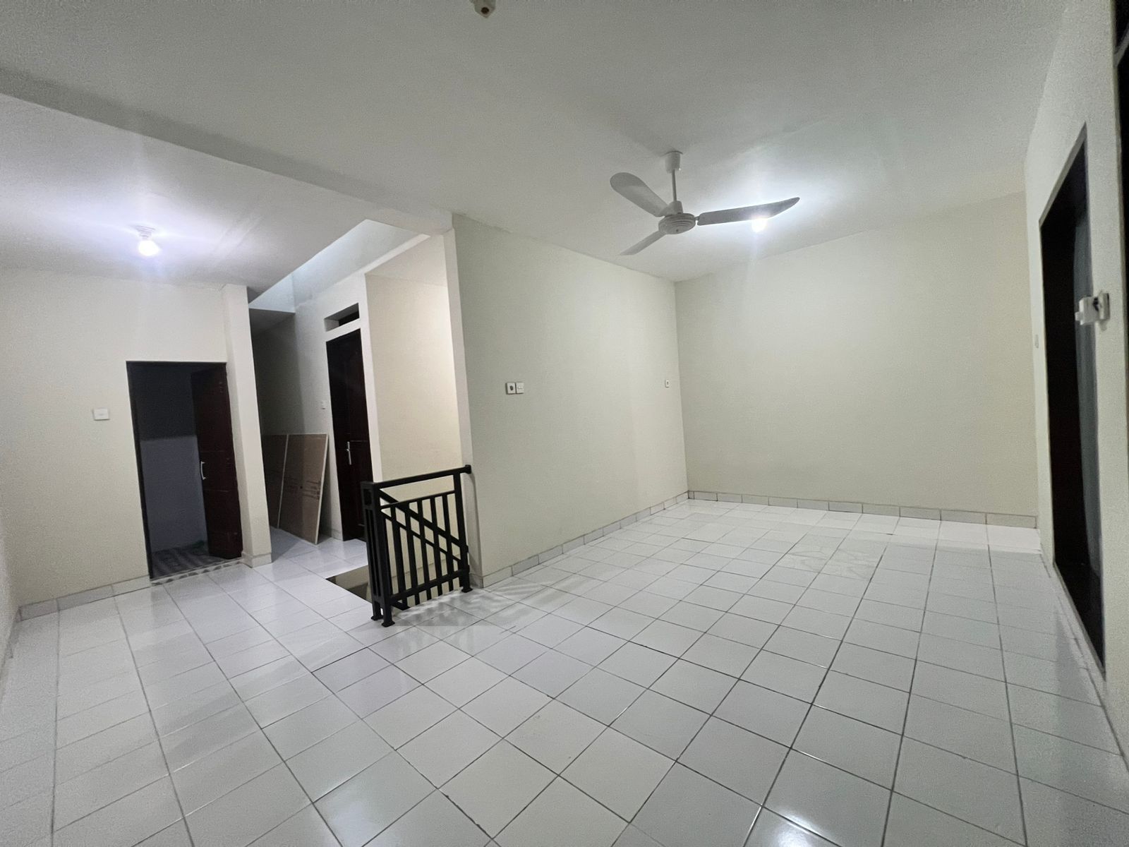 Jual Cepat Rumah Baru Siap Huni di Samping Jalan Besar Tomang Grogol Petamburan Jakarta Barat (DI) - Foto 12
