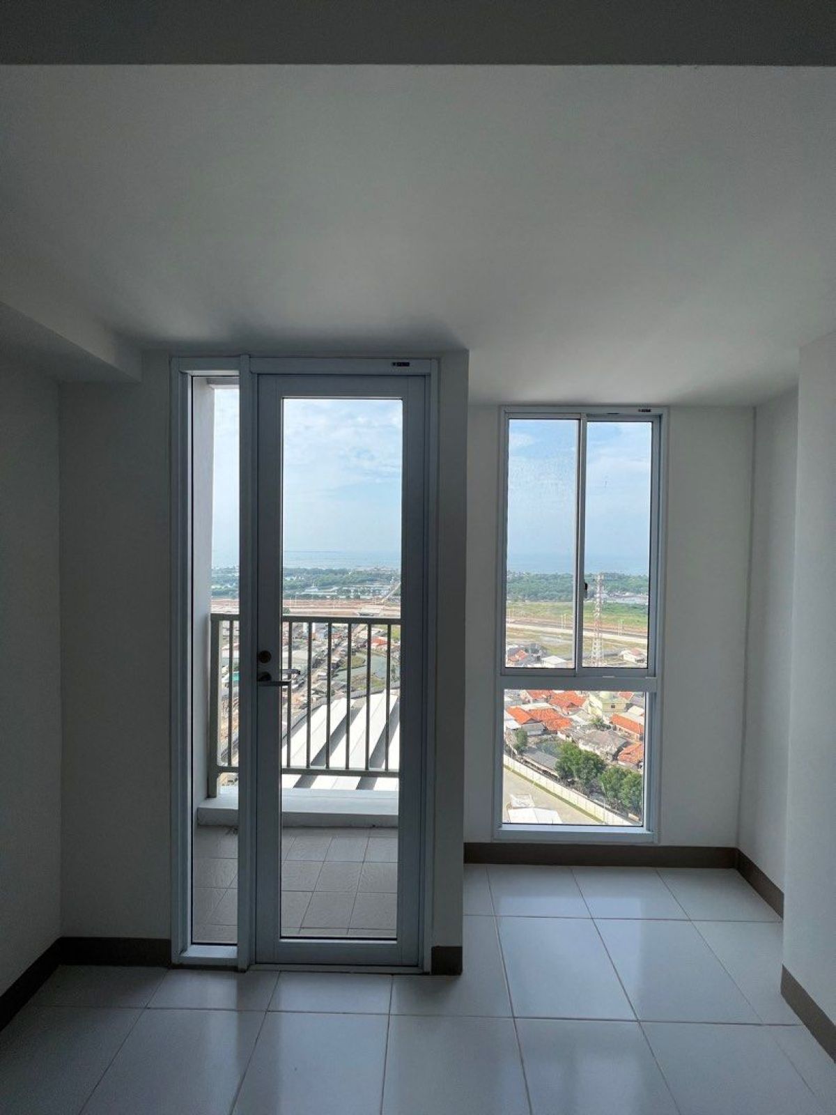Dijual Apartemen Tokyo Riverside Pik 2. Siap Huni Harga Murah.