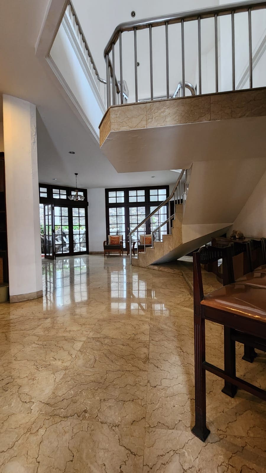 Jual Rumah lebar 14m di Jalan Besar Tomang, Grogol Petamburan, Jakarta Barat (RR) - Foto 7