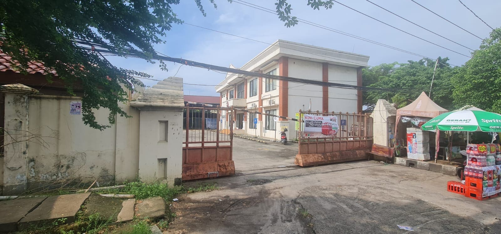 Disewakan Gudang dan Bangunan Komersial Di Jalan Utama Kota Serang