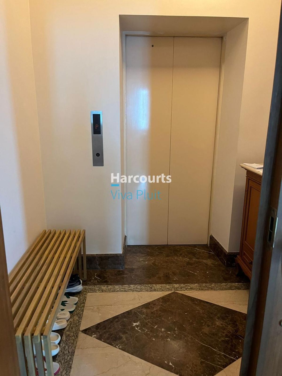 For Rent Apartment Four Seasons Residence, South Jakarta.
