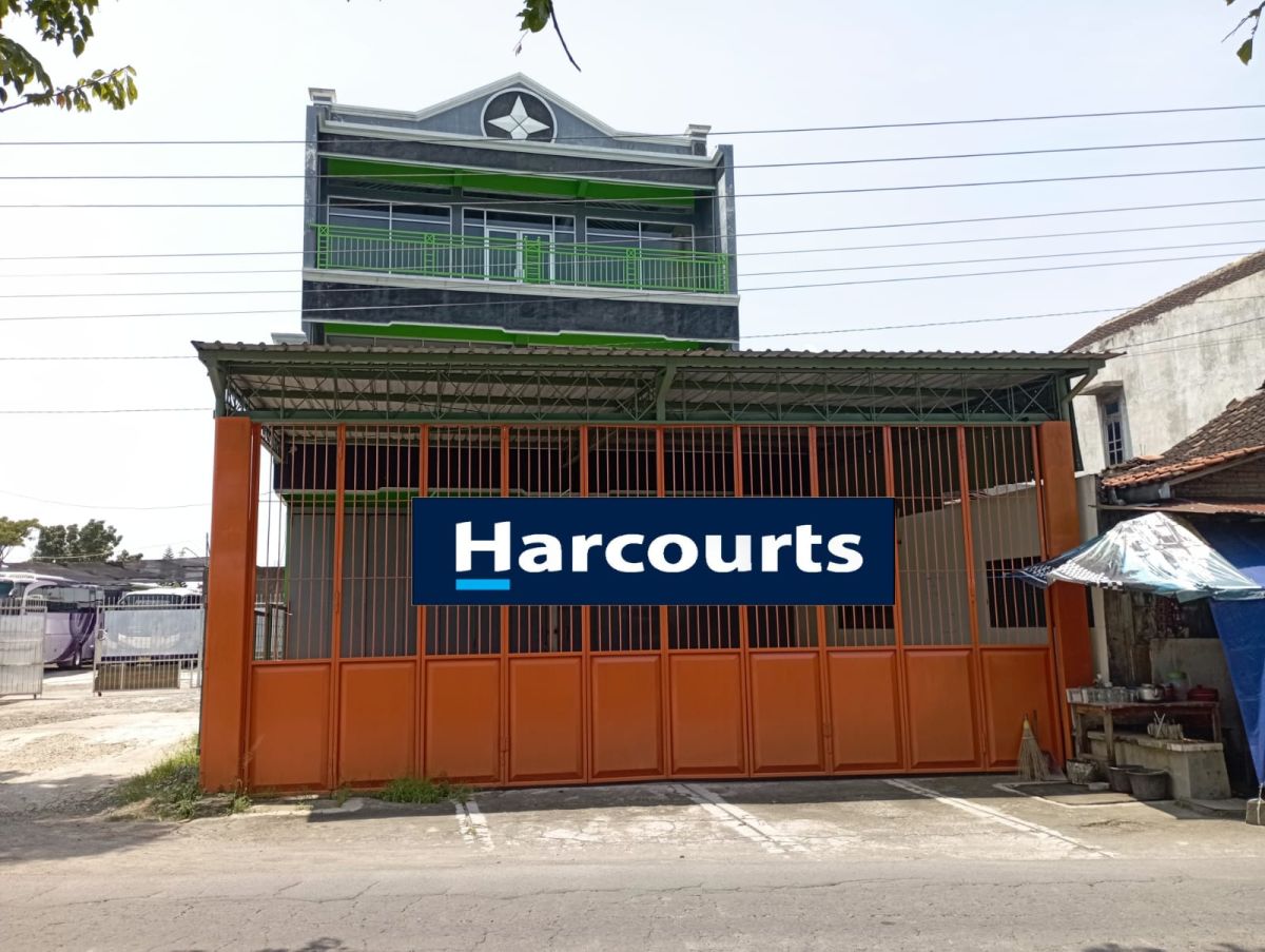 Ruko 3 lantai strategis dekat pintu tol klodran Colomadu Solo.