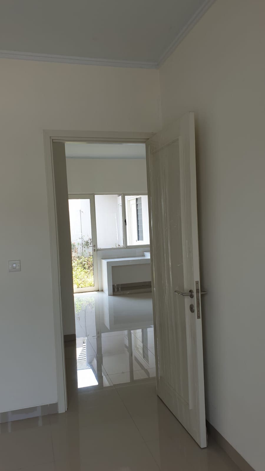 Sewa Rumah Suvarna Sutera Kondisi unfurnished di Tangerang (DI) - Foto 21