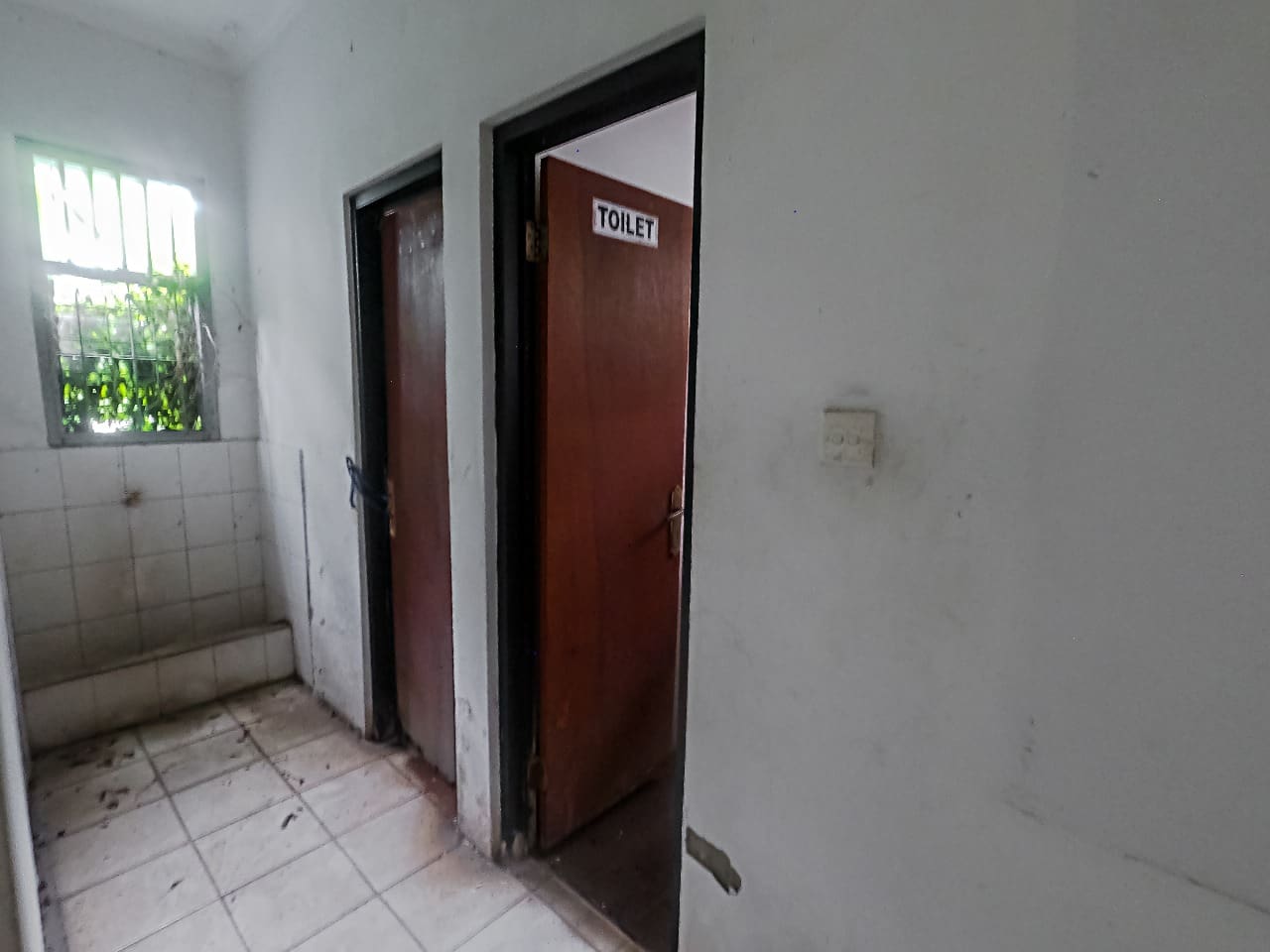 Disewa Gudang dan Kantor di Jalan Jend Sudirman Rangkas Bitung - Foto 11