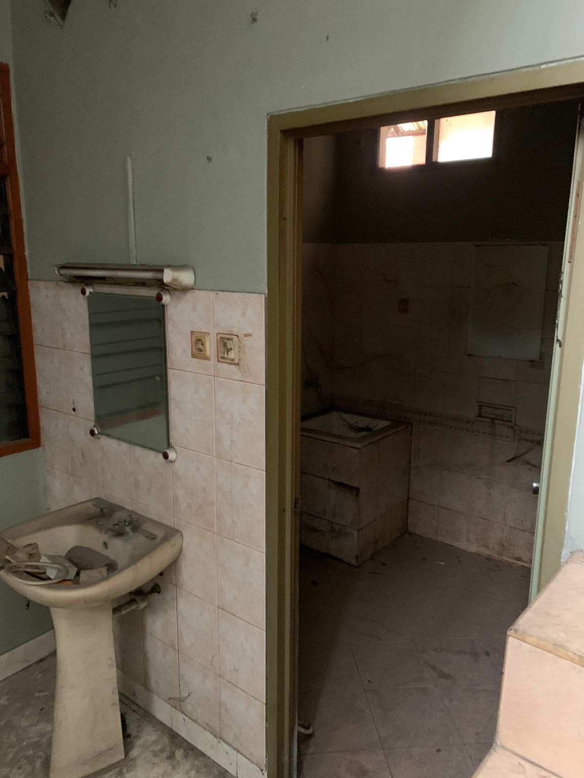 Dijual Rumah Murah Luas Bisa tempat Usaha di Pamulang, Tangerang Selatan - Foto 4