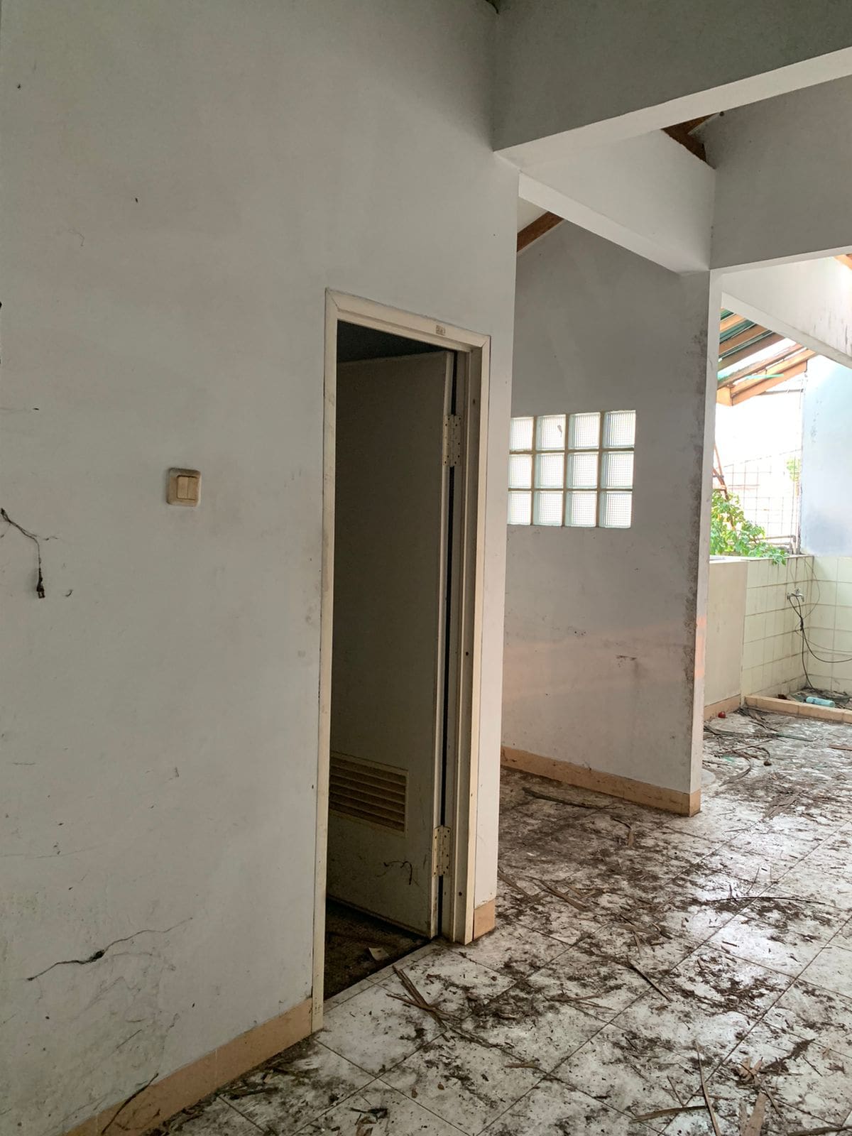 Dijual Rumah Murah Luas Bisa tempat Usaha di Pamulang, Tangerang Selatan - Foto 5