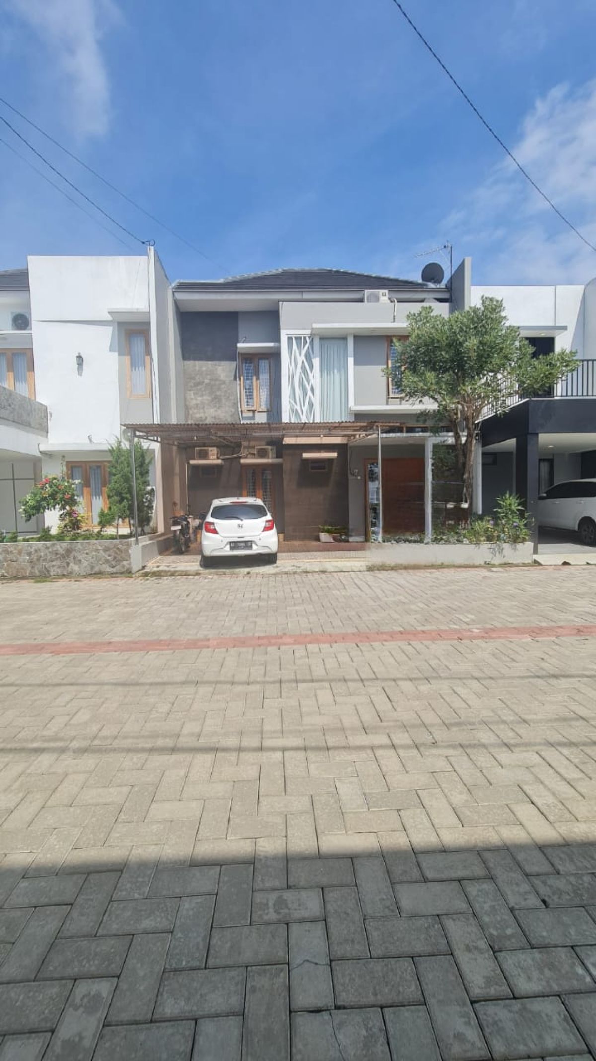 Rumah bagus minimalis dekat Solo baru