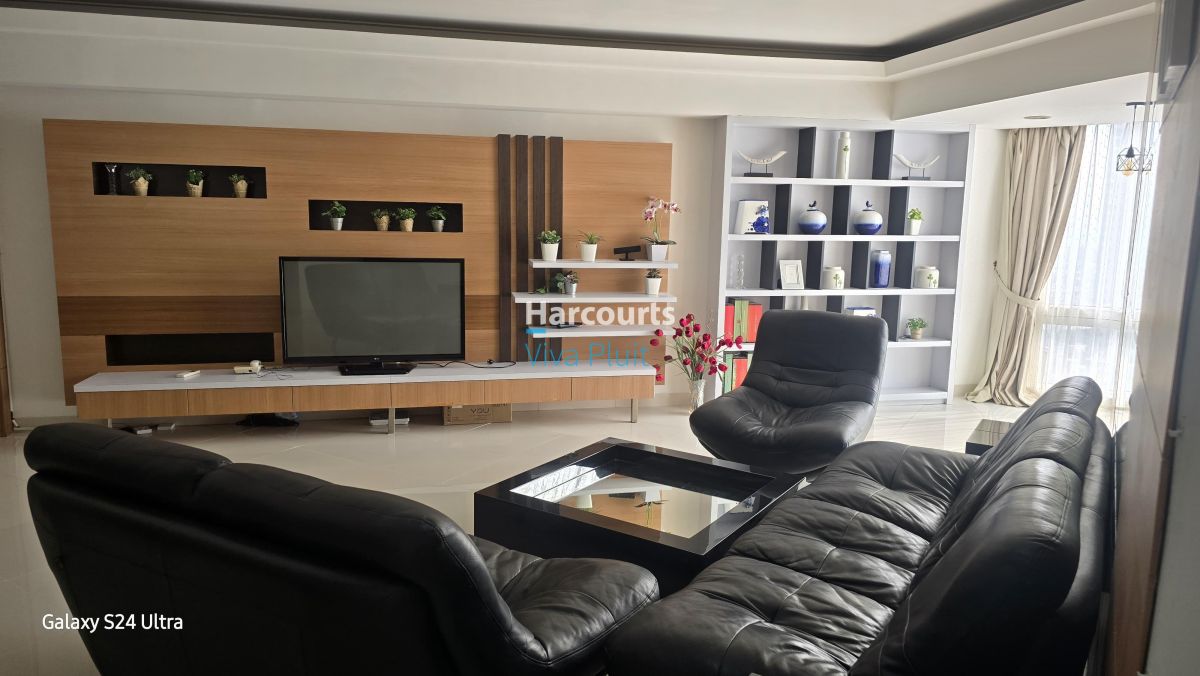 Jual Apartemen Taman Anggrek, Jakarta Barat. Furnished Siap Huni - Foto 2