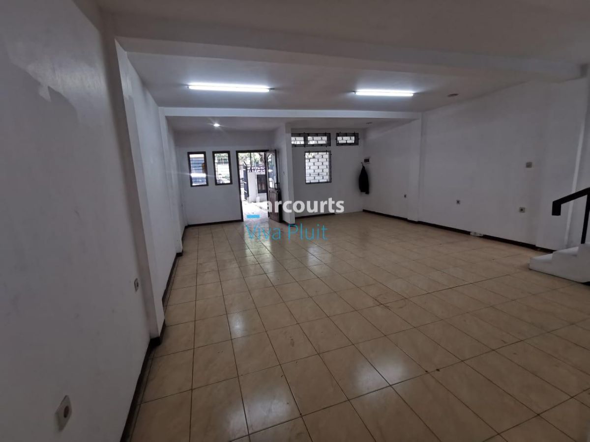 Disewakan Rumah Pluit Timur Residence. Siap Huni Harga Nego. - Foto 4