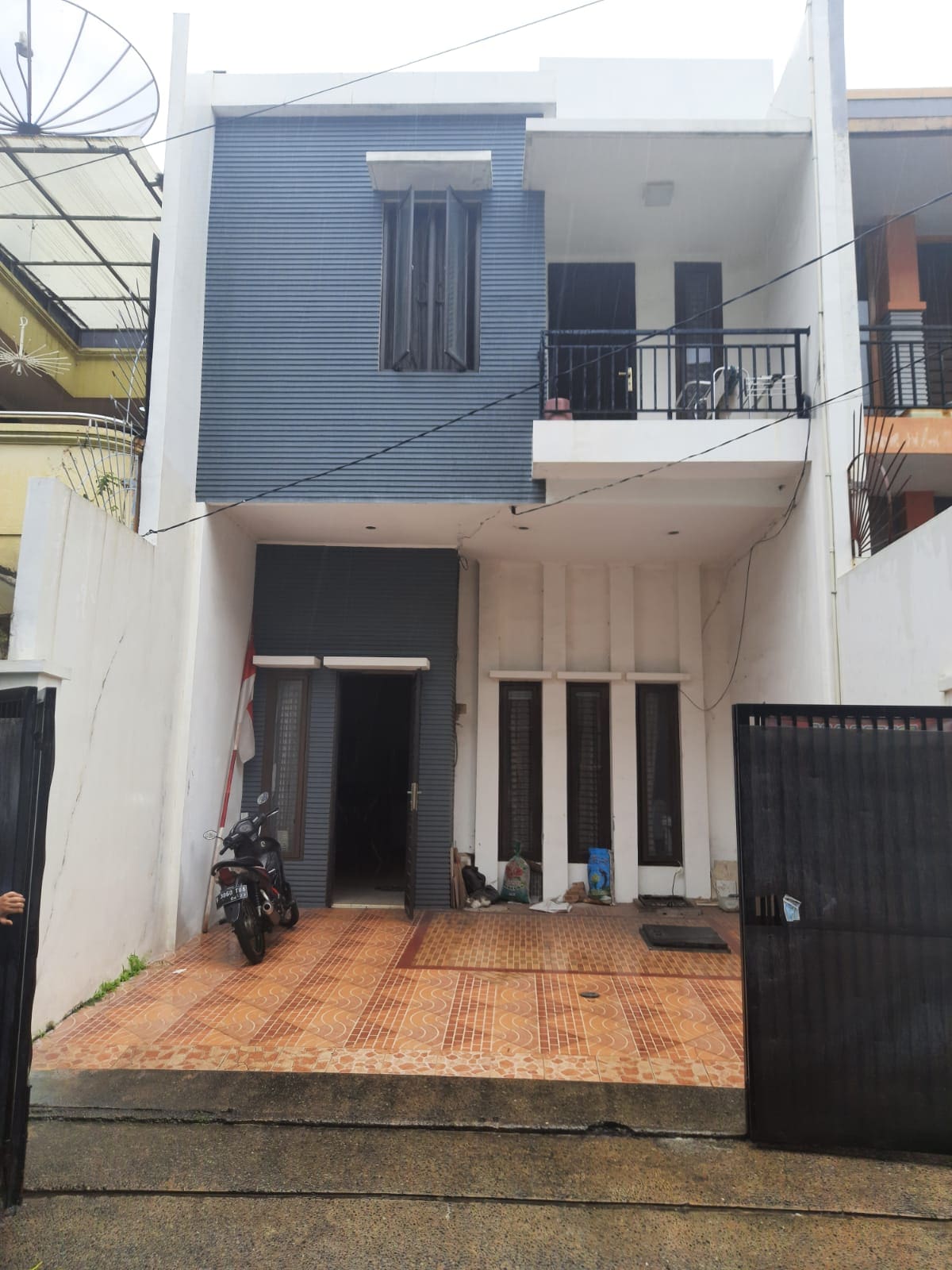 Jual Cepat Rumah 2,5 lantai di Tomang Grogol Petamburan Jakarta Barat (ID)