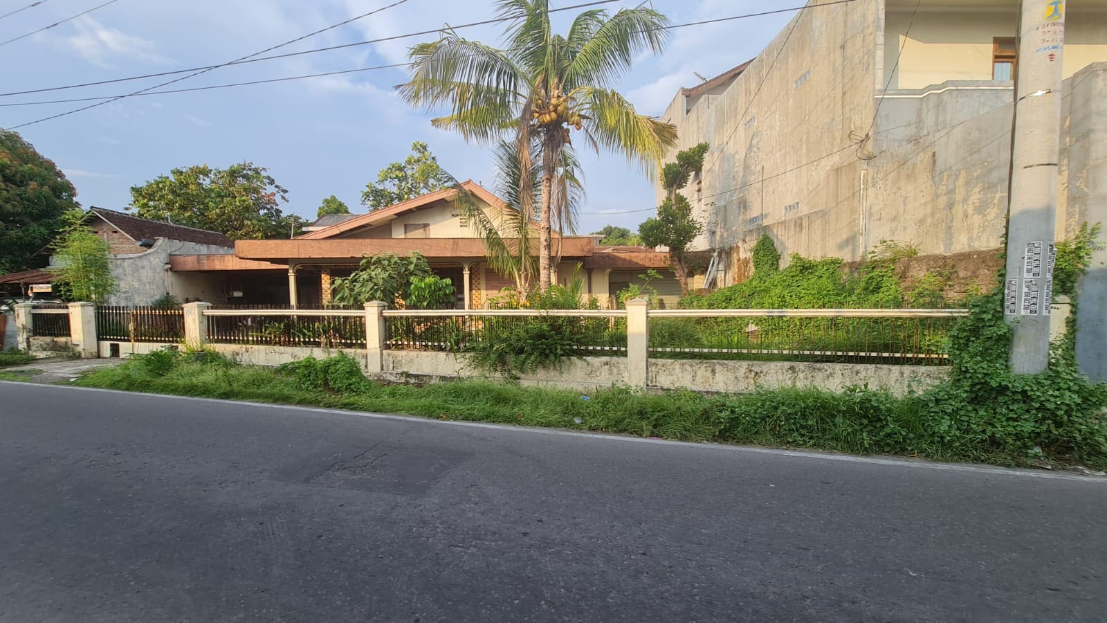 Rumah hitung tanah tengah kota di jalan kapten pattimura serengan solo