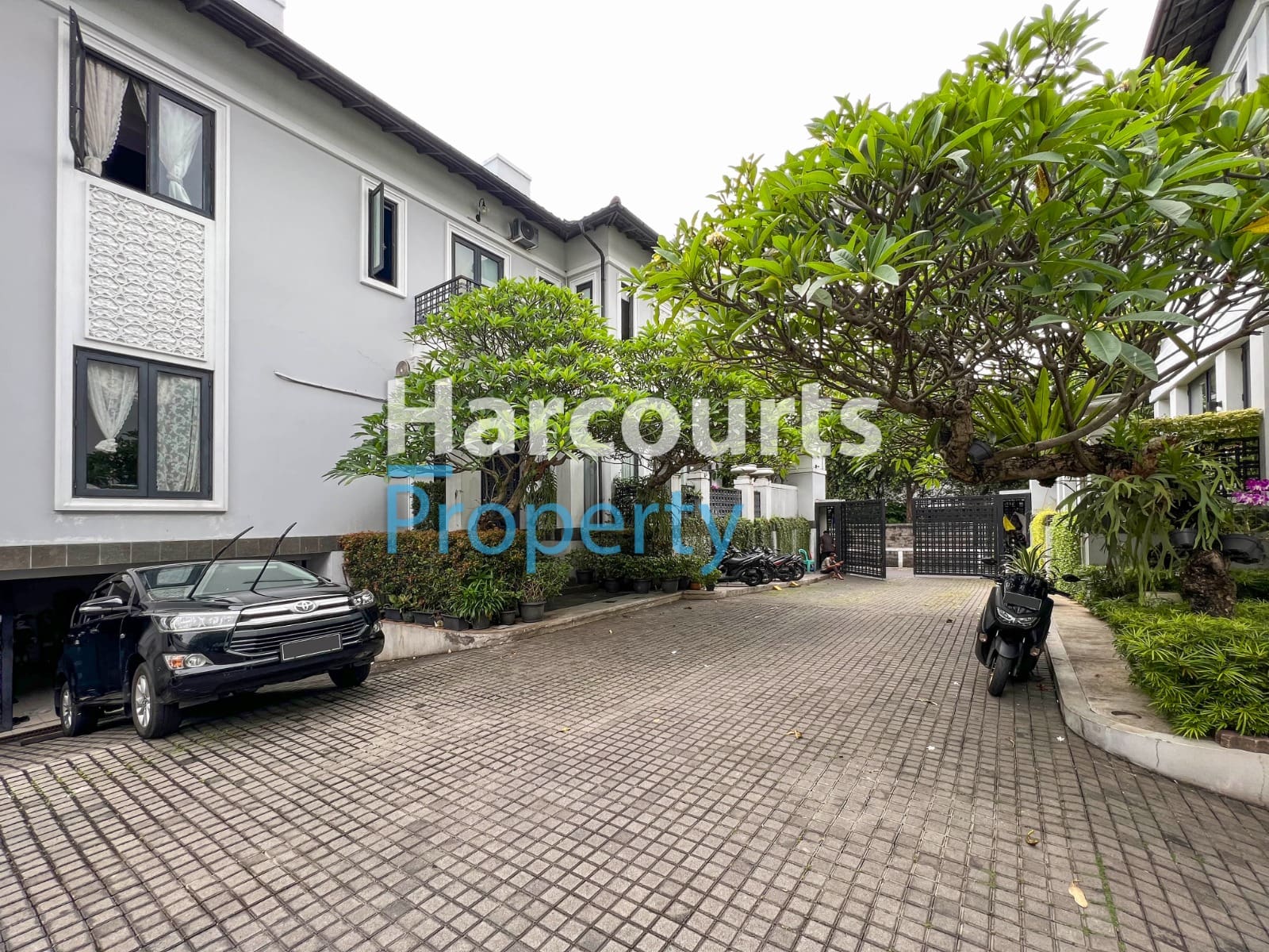 Dijual Townhouse Mewah Karya Irianto Purnomo Hadi - ANTARA Architect AREA PEJATEN