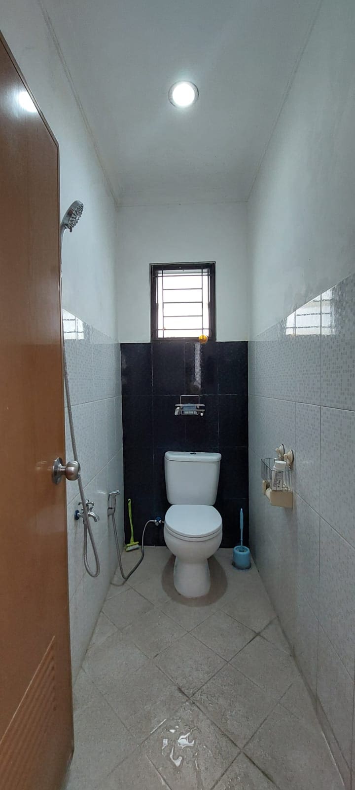 Rumah 4 Kamar Tidur Dekat Pintu Tol di Mahagoni Park Bintaro Sektor 9, Tangerang Selatan - Foto 11