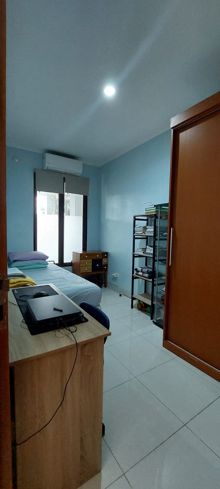 Rumah 4 Kamar Tidur Dekat Pintu Tol di Mahagoni Park Bintaro Sektor 9, Tangerang Selatan - Foto 7